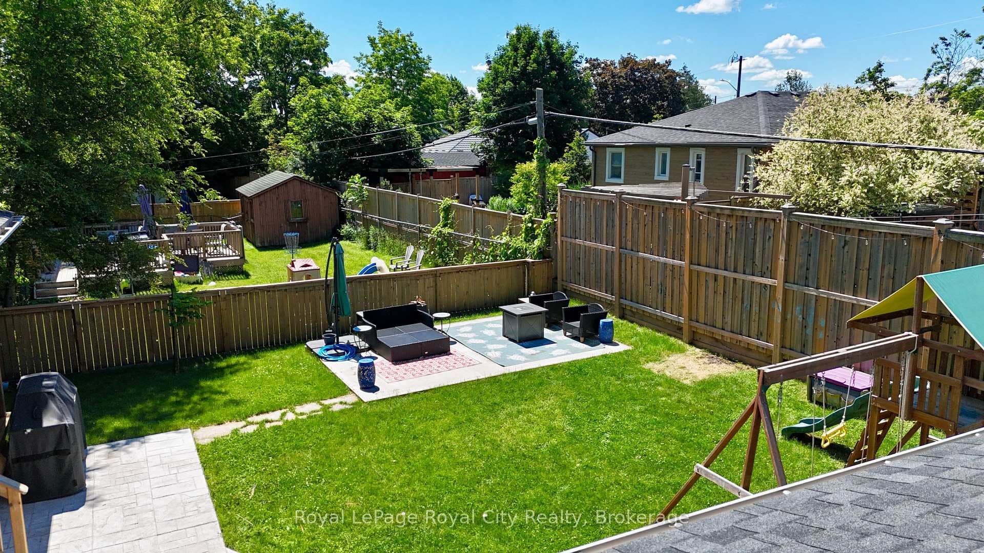 8 Rosewood Avenue photo 46