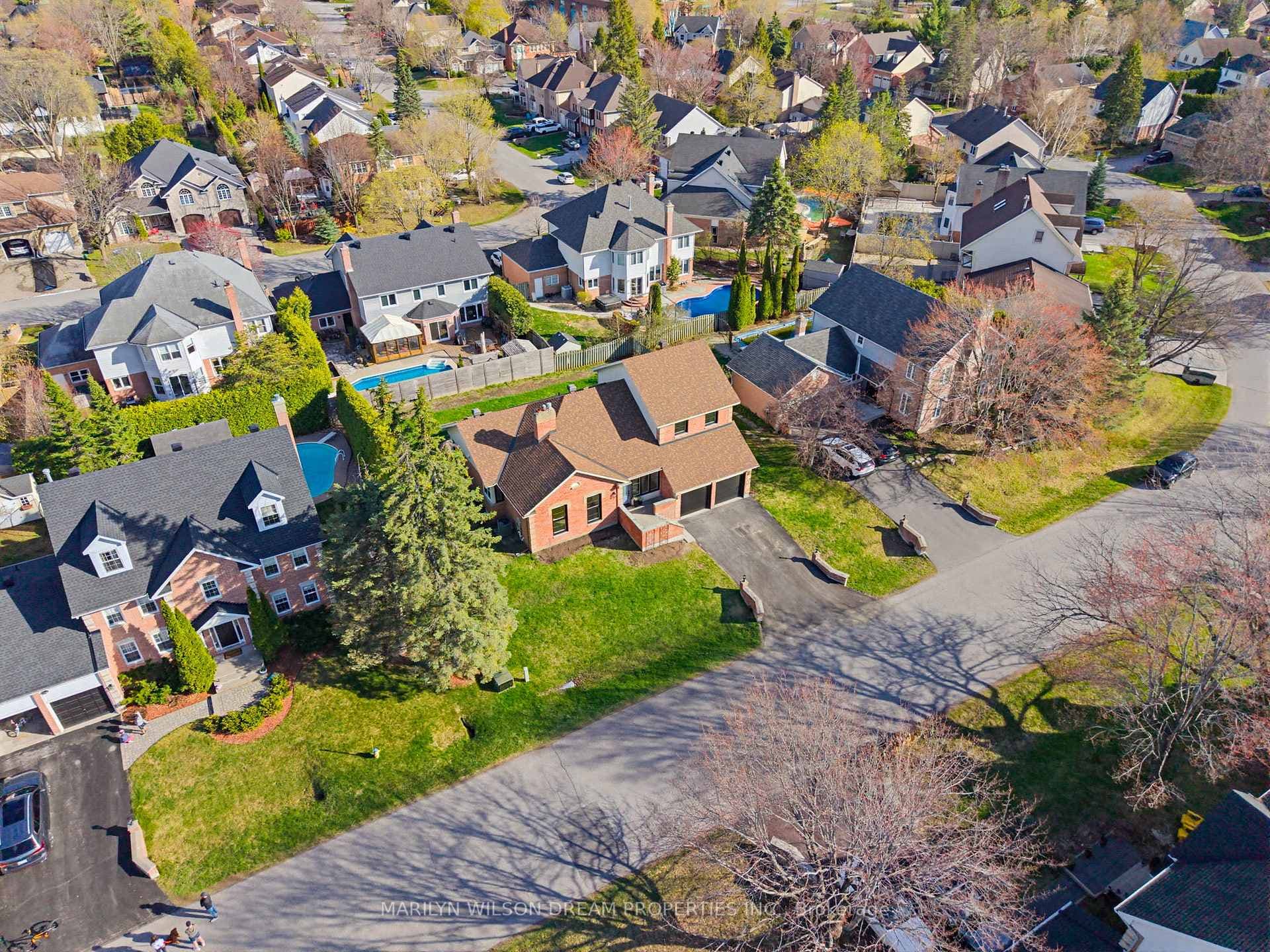 8 Belton Avenue photo 46
