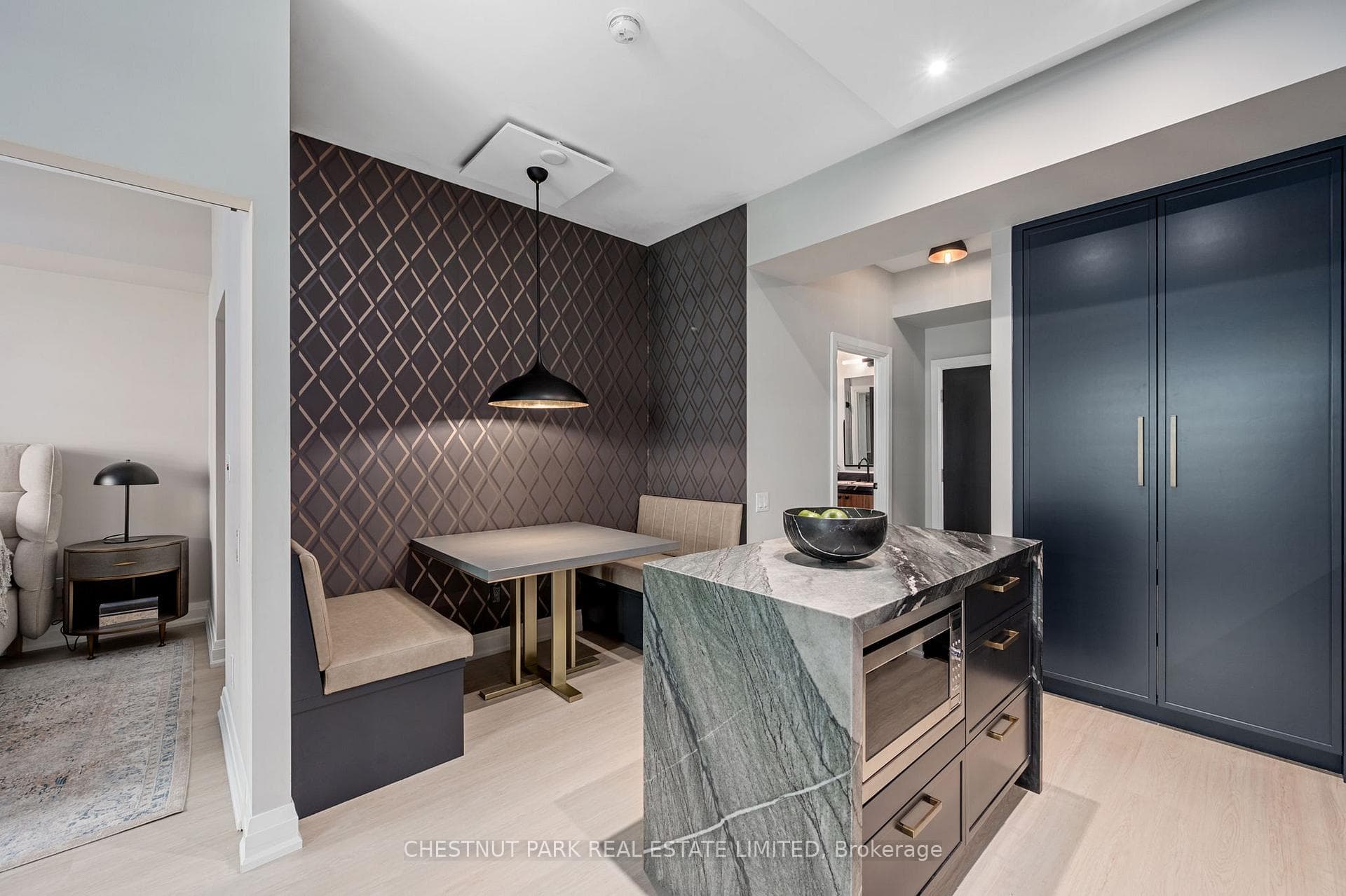 25 Scrivener Square Unit 403 photo 5