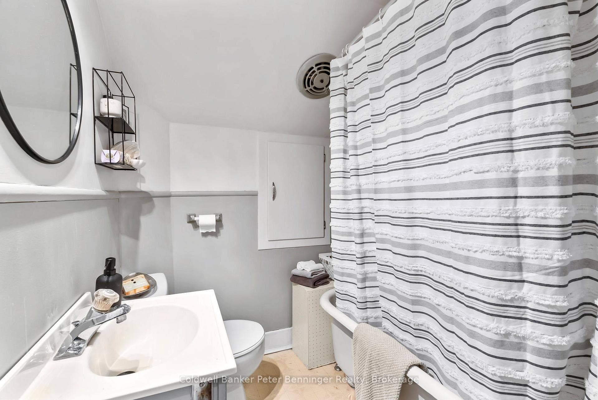 Upstairs Bathroom