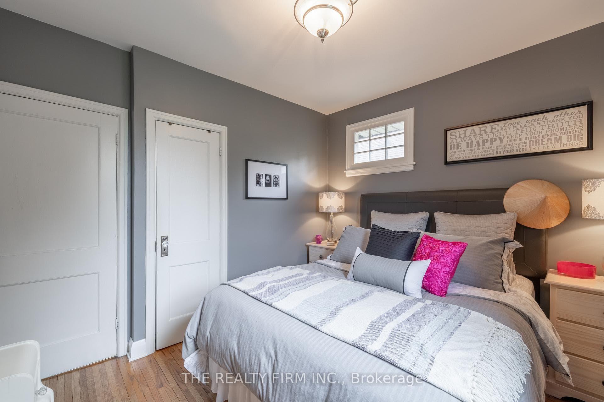 384 Spruce Street photo 16