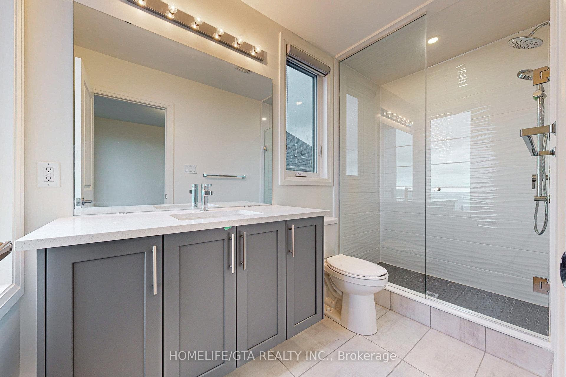 583 Port Darlington Road photo 29