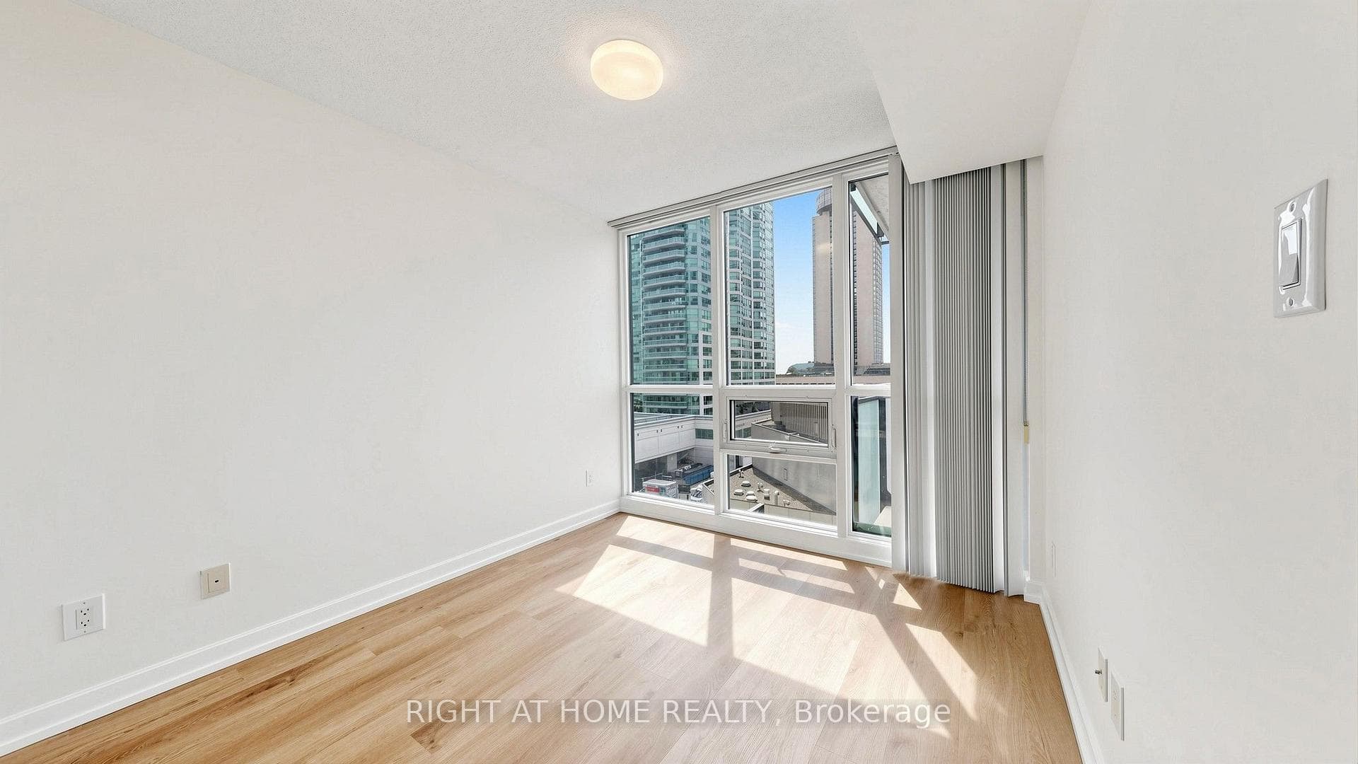 33 Bay Street Unit 609 photo 21