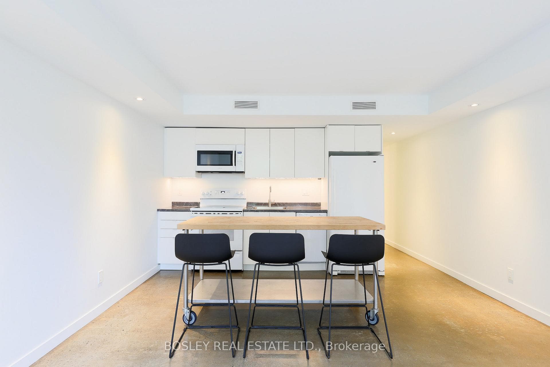 63 Dagmar Avenue Unit Lower photo 9