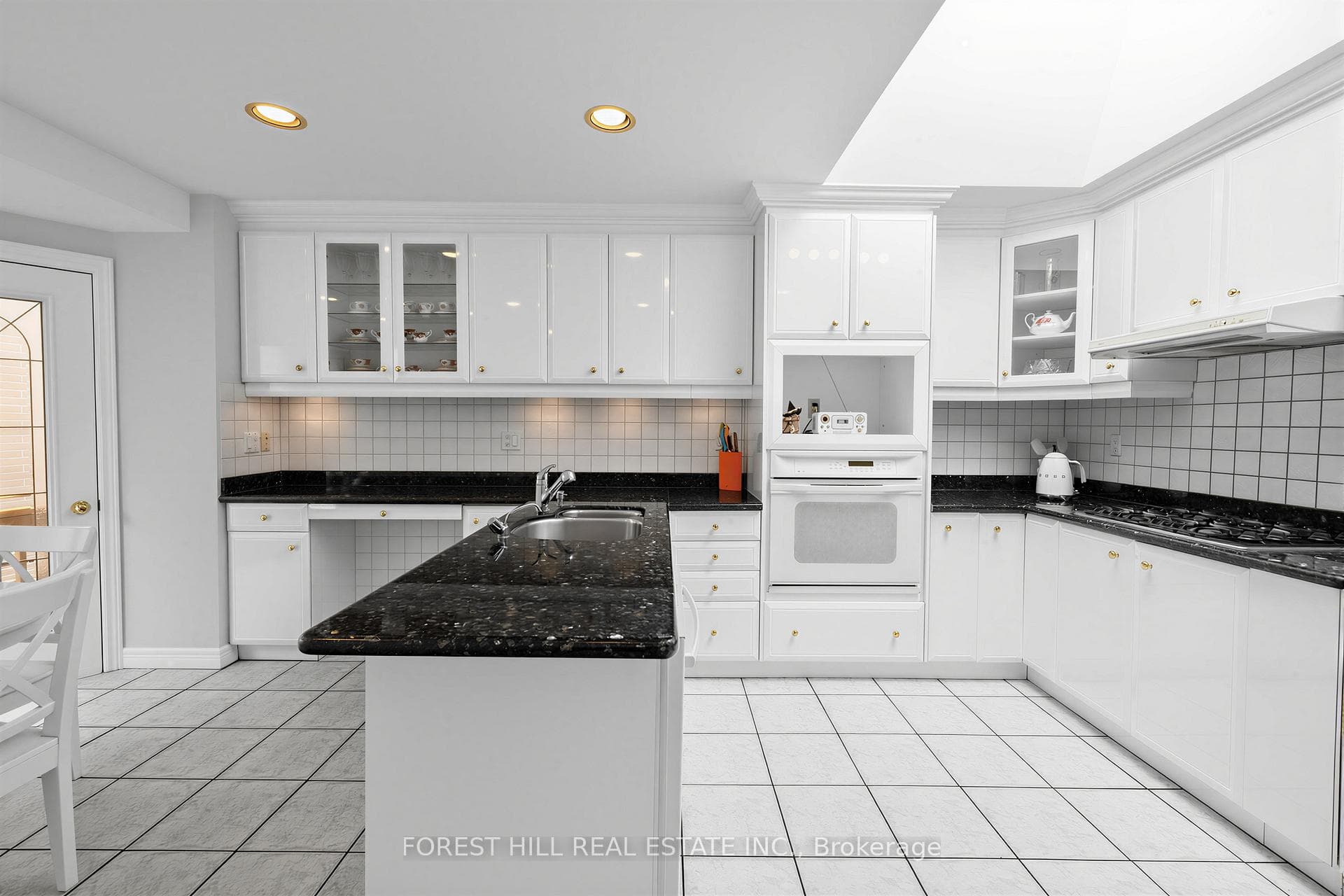 29 Foxwarren Drive photo 13