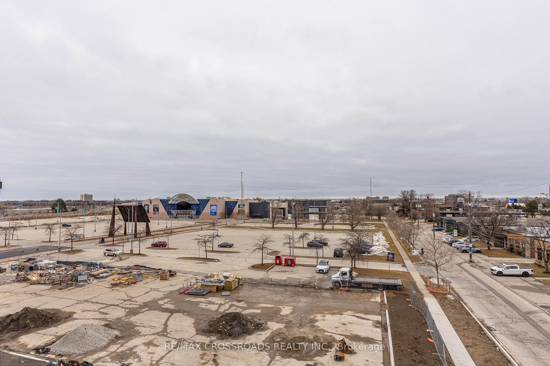 1037 The Queensway N/A Unit 312 photo 35