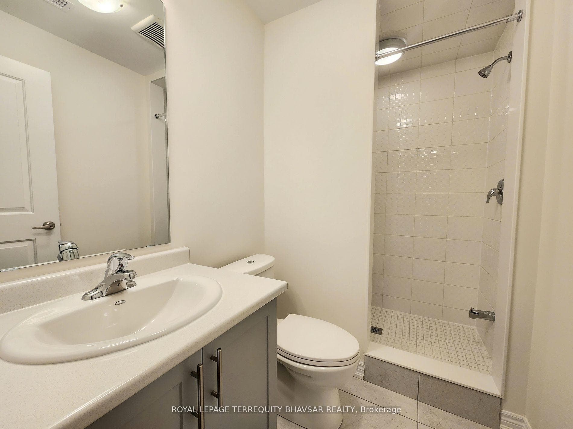 9 Roywood Street photo 36