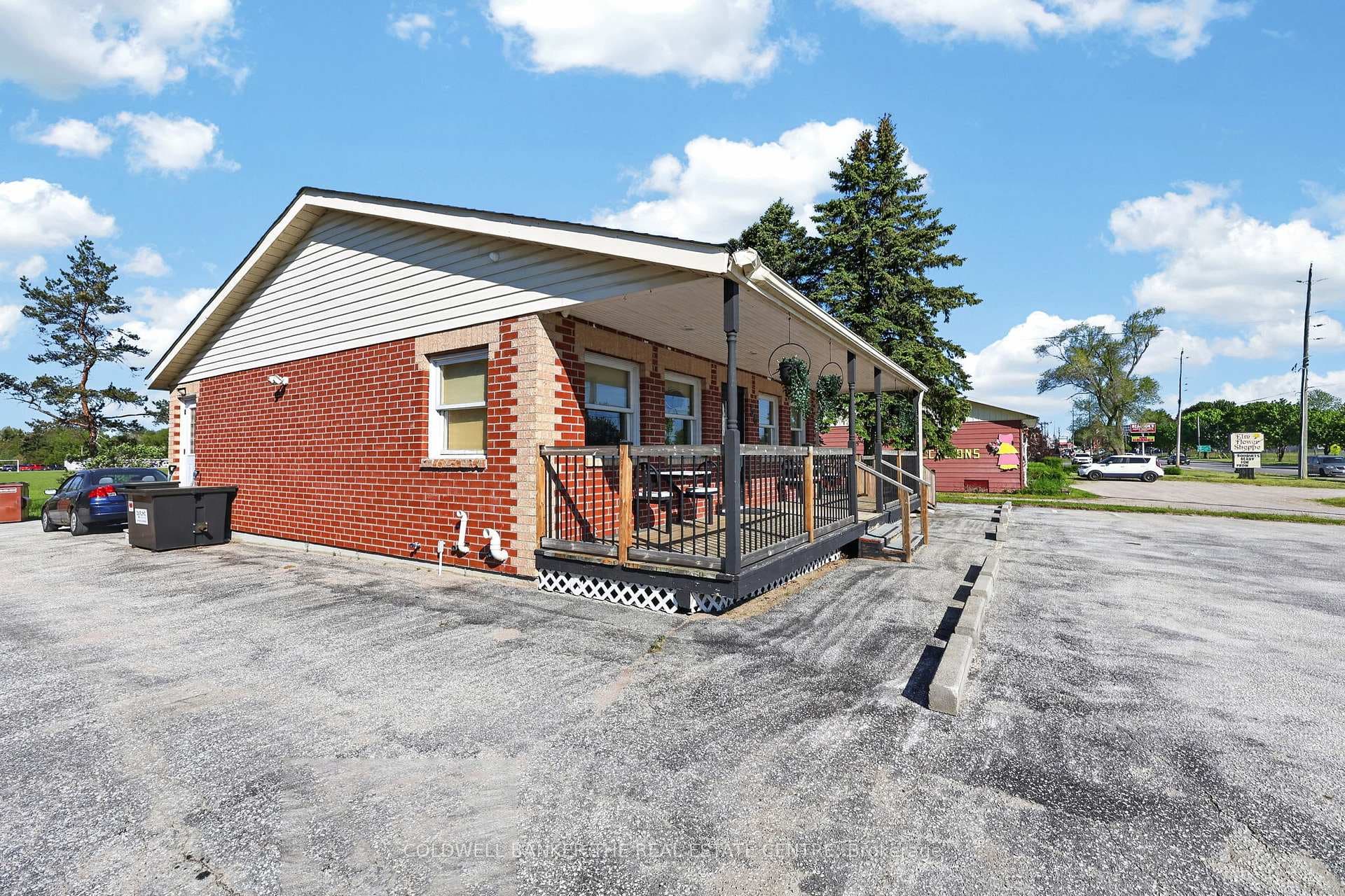 56 Yonge Street photo 14