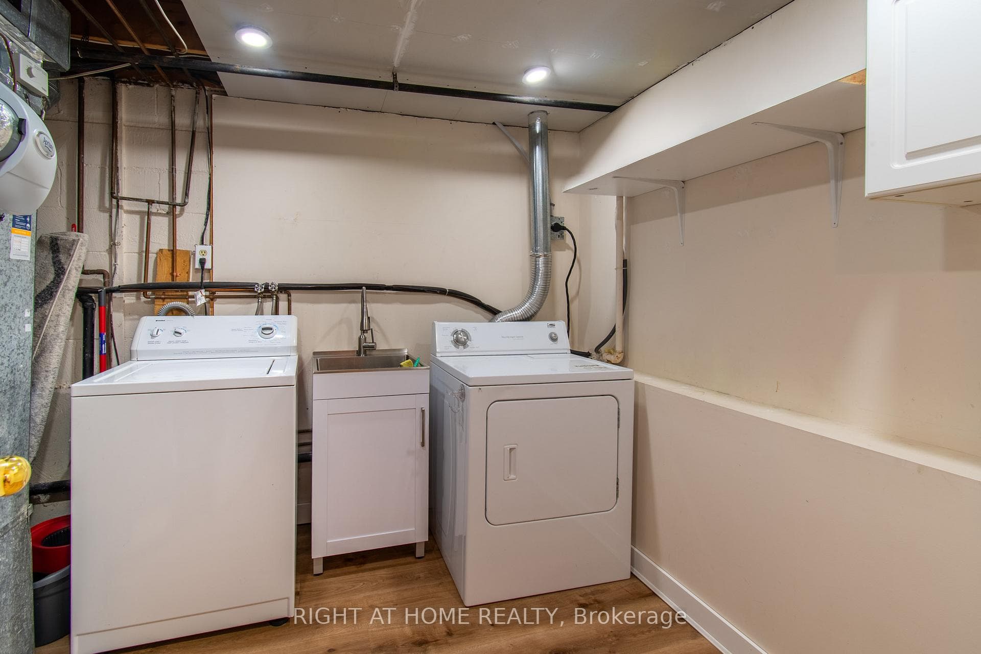 63 Ferris Lane Unit B12 photo 26