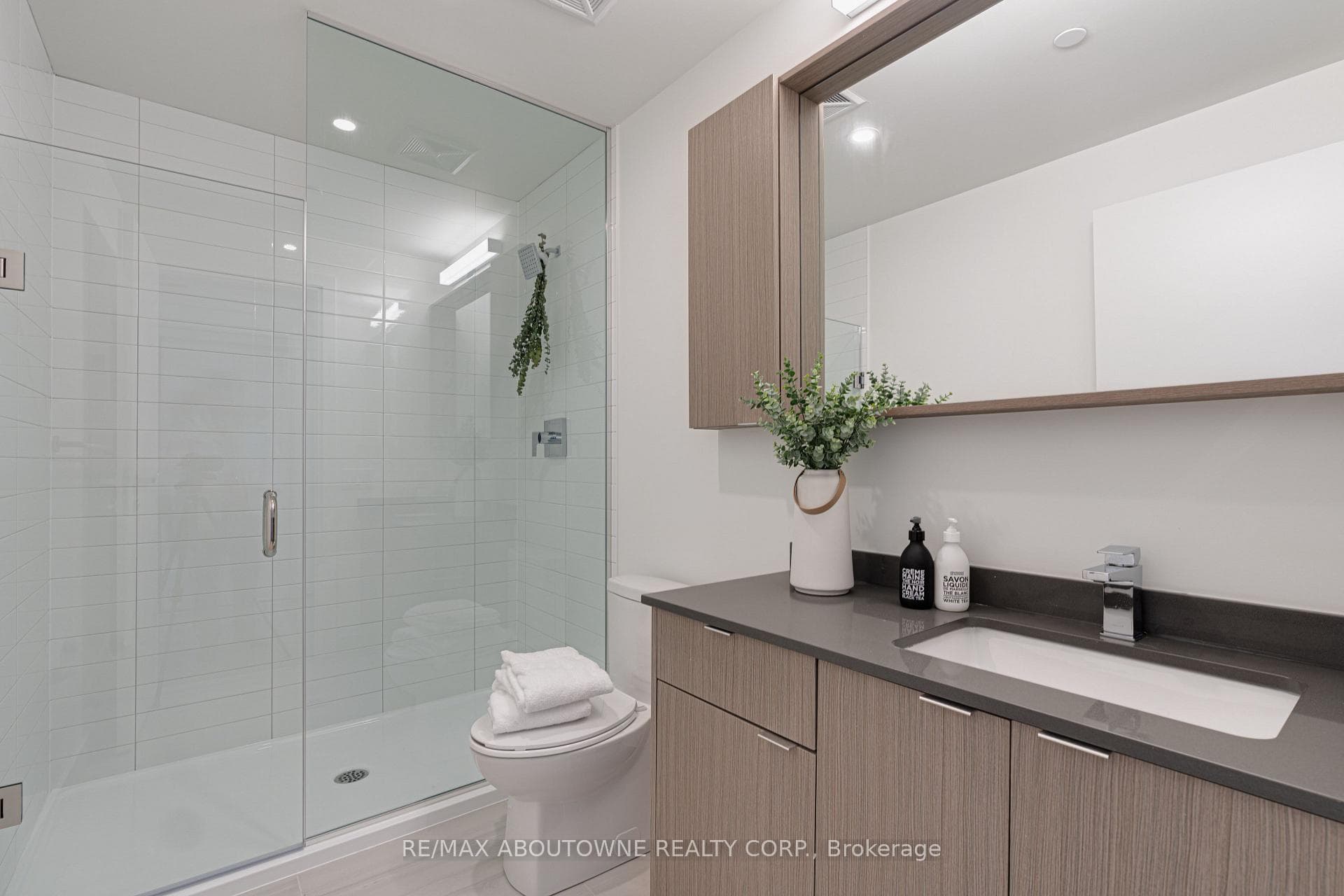133 Bronte Road Unit B0710 photo 6