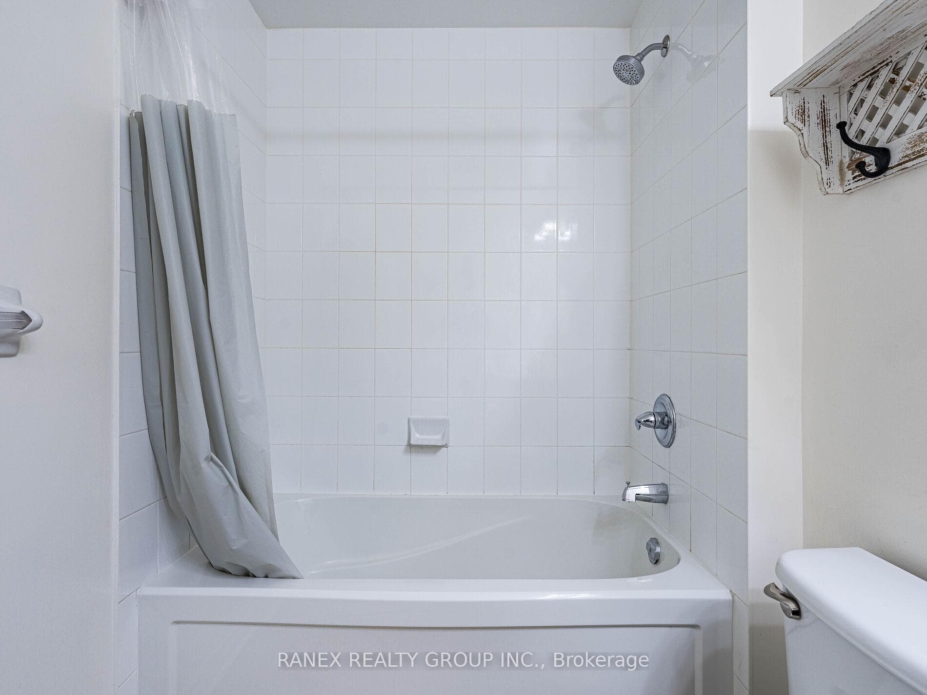 385 Prince Of Wales Drive Unit 416 photo 22