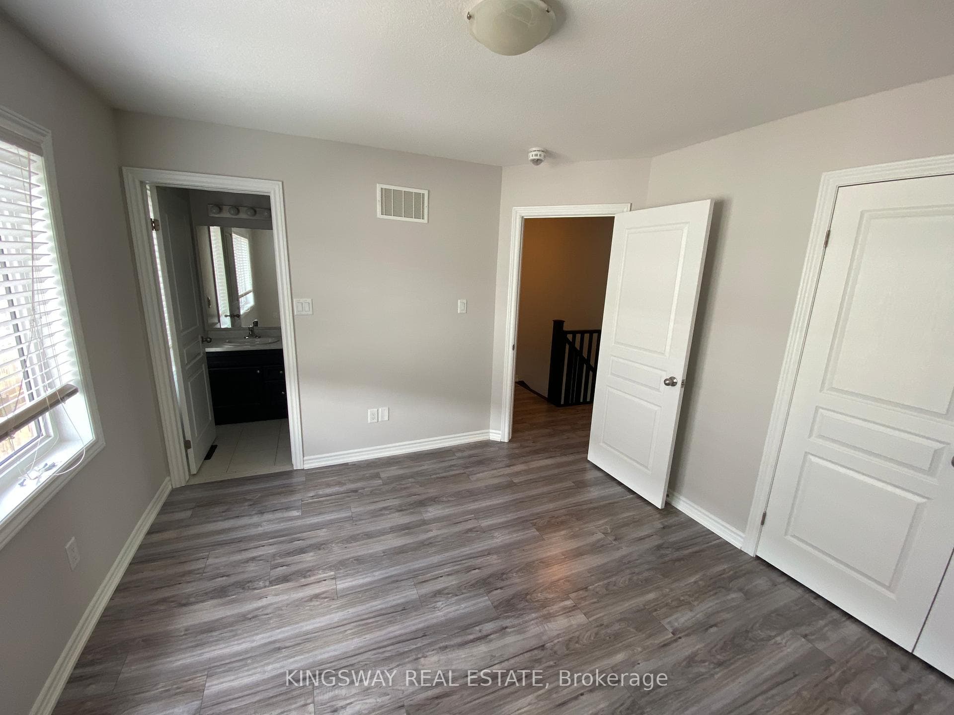 16 Kenridge Terrace photo 8