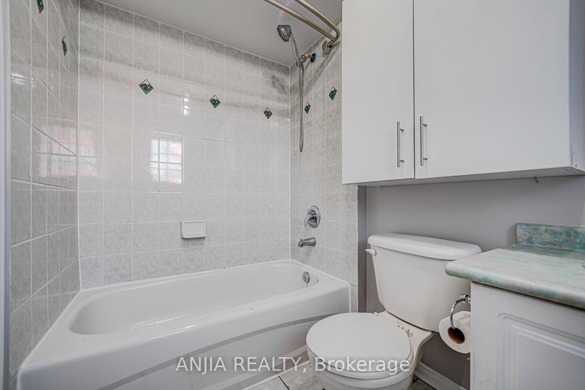 146 Billingsley Crescent photo 21