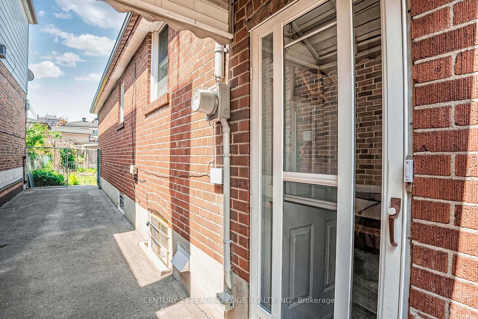 14 Sanderstead Avenue photo 23
