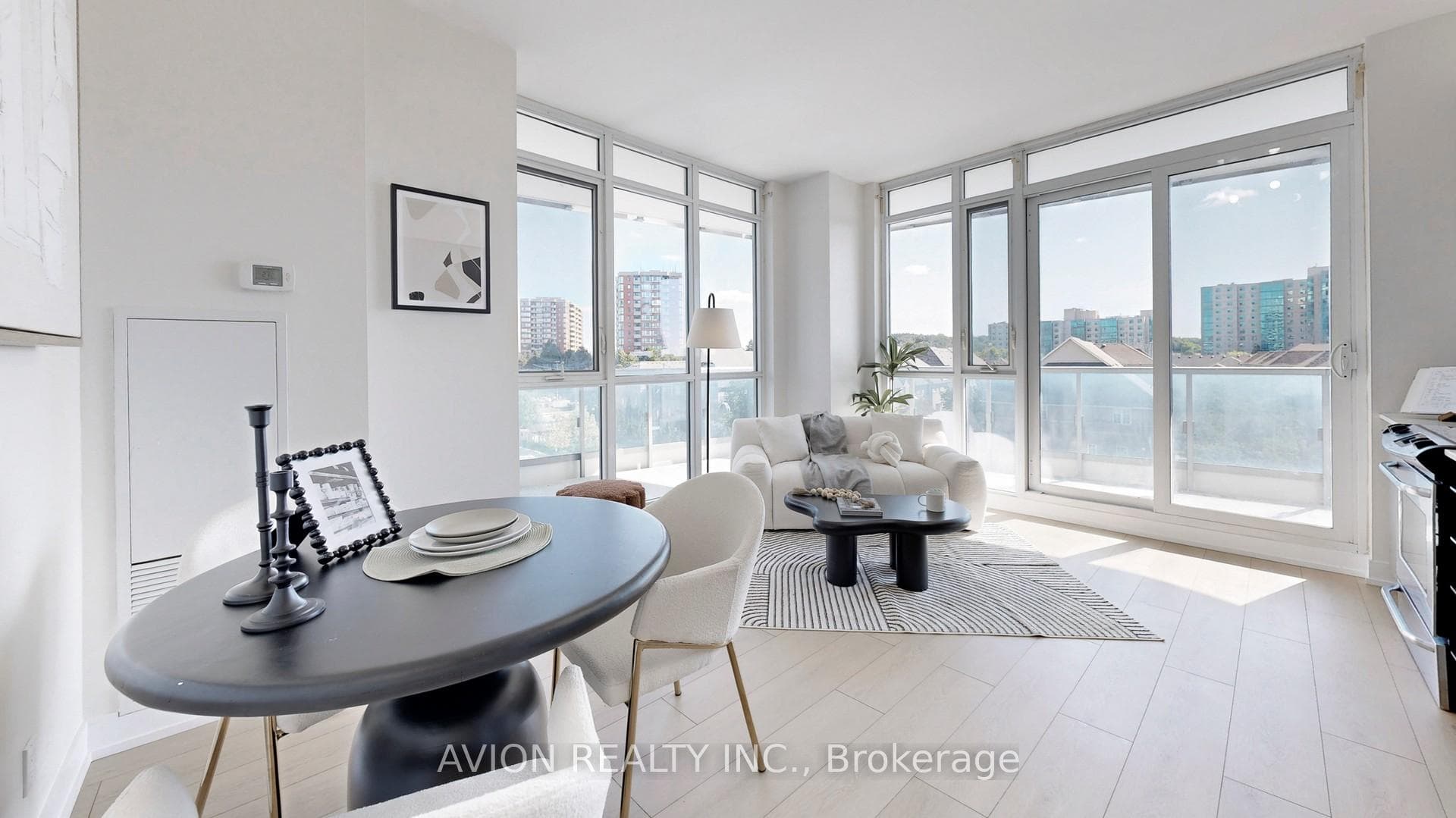 9471 Yonge Street Unit 532 photo 12