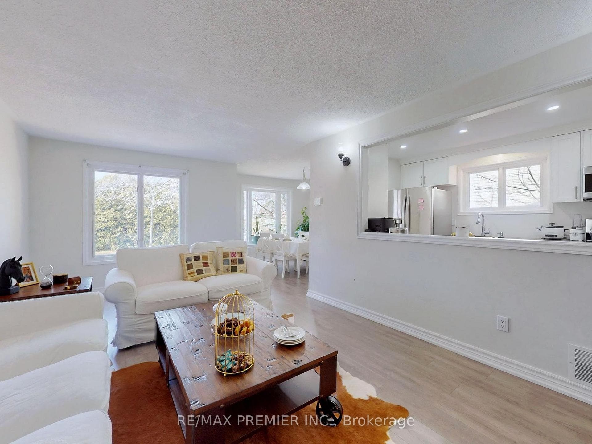 54 Habitant Crescent photo 5
