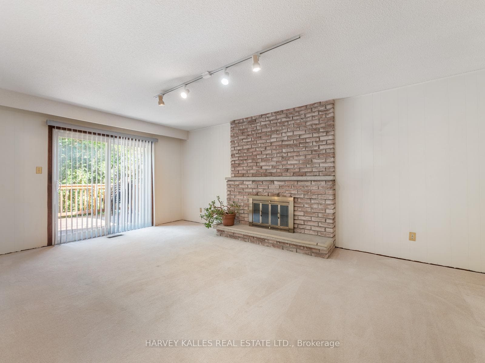 63 Willowbrook Road photo 8
