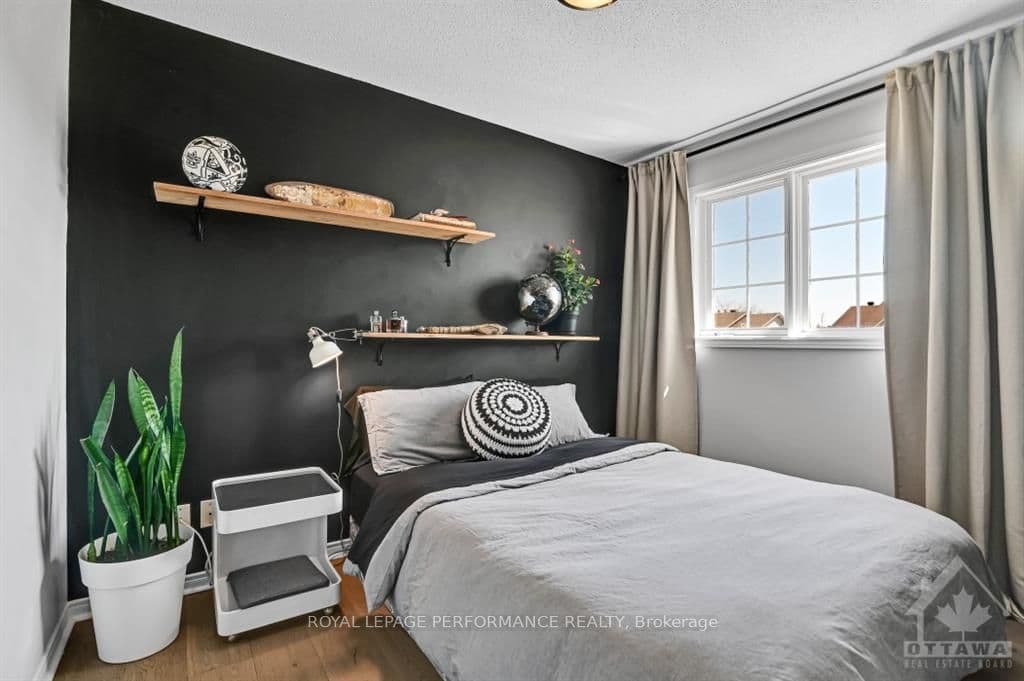 126 KINCARDINE Drive photo 16