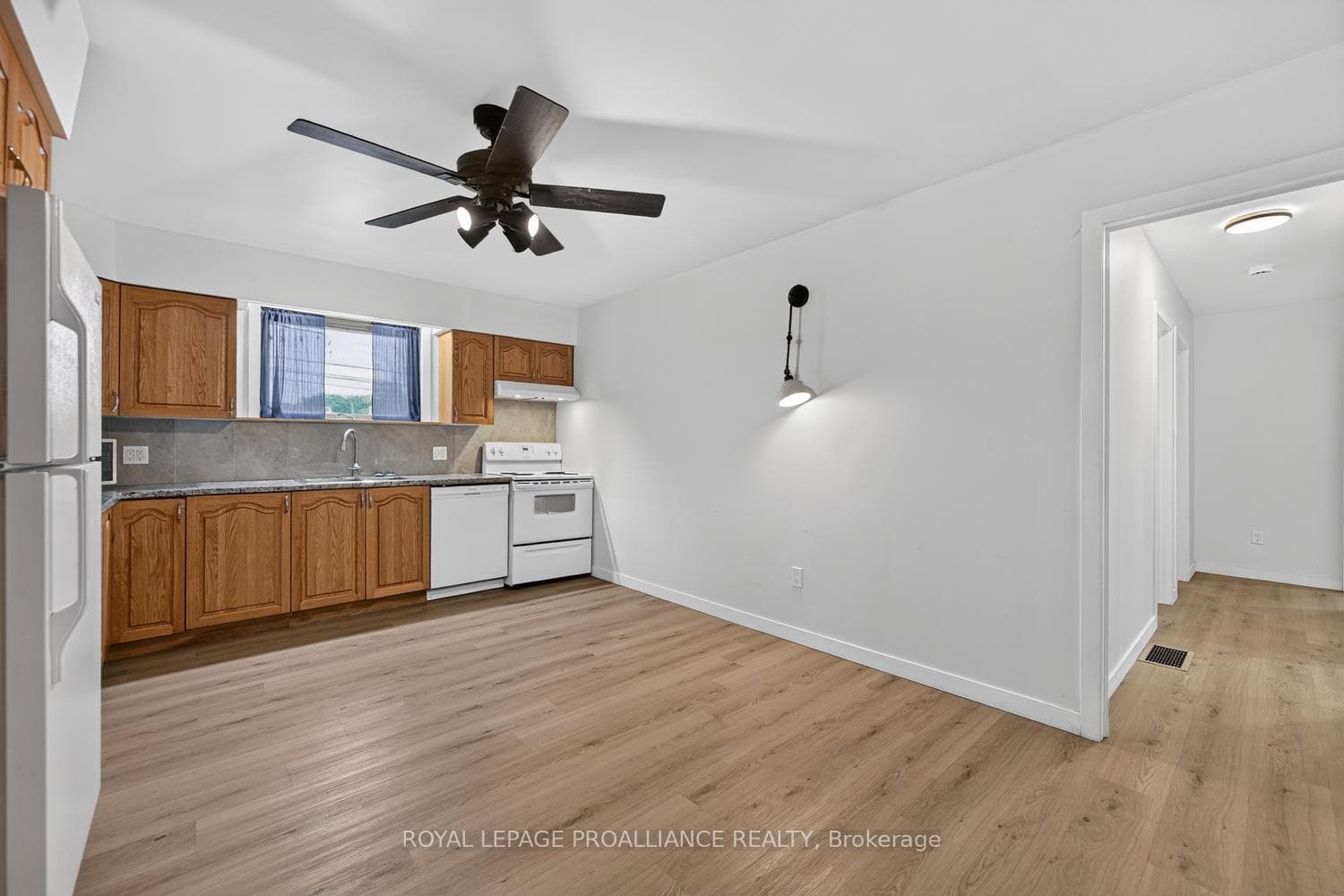 415 RAILWAY Avenue photo 7