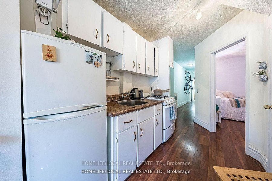 280 St Clarens Avenue photo 8