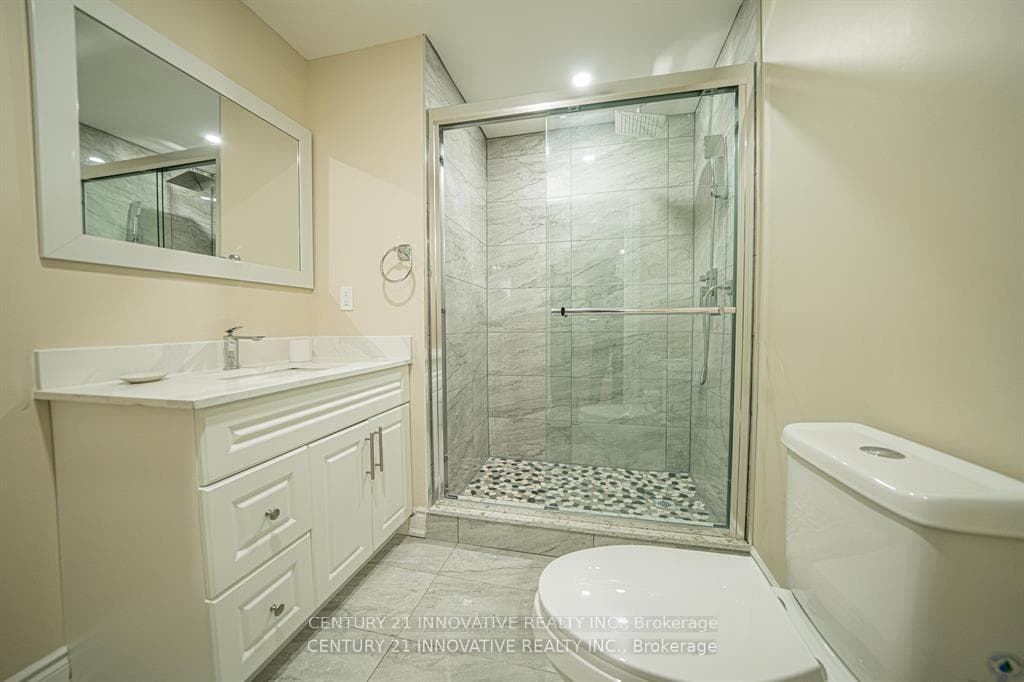 3145 Countess Crescent Unit Lower photo 16