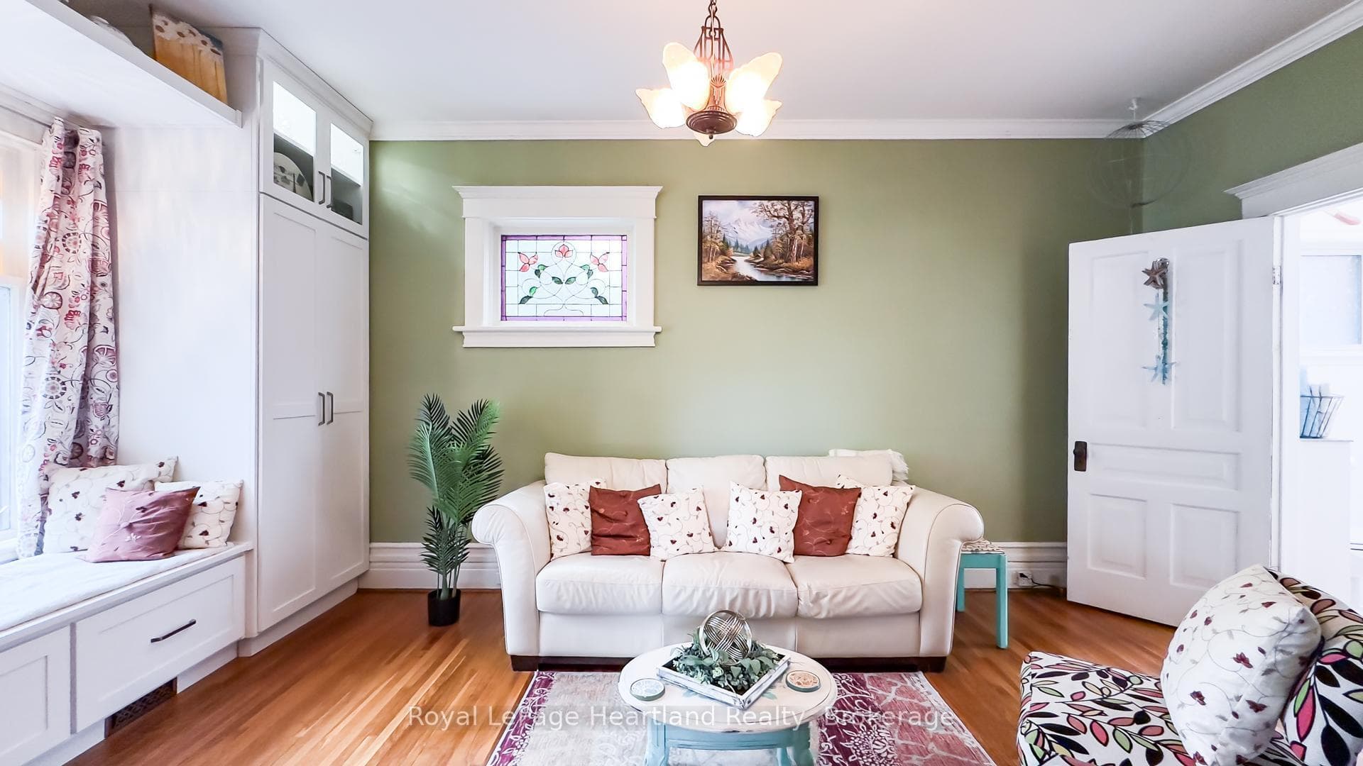 132 Elgin Avenue photo 7