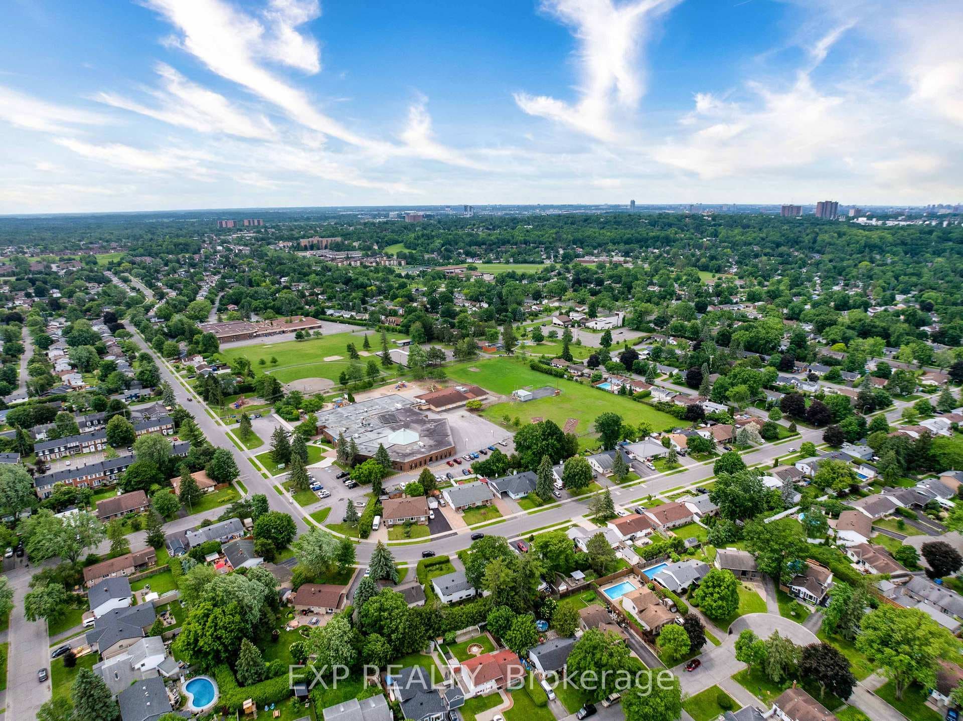 2136 Fillmore Crescent photo 41