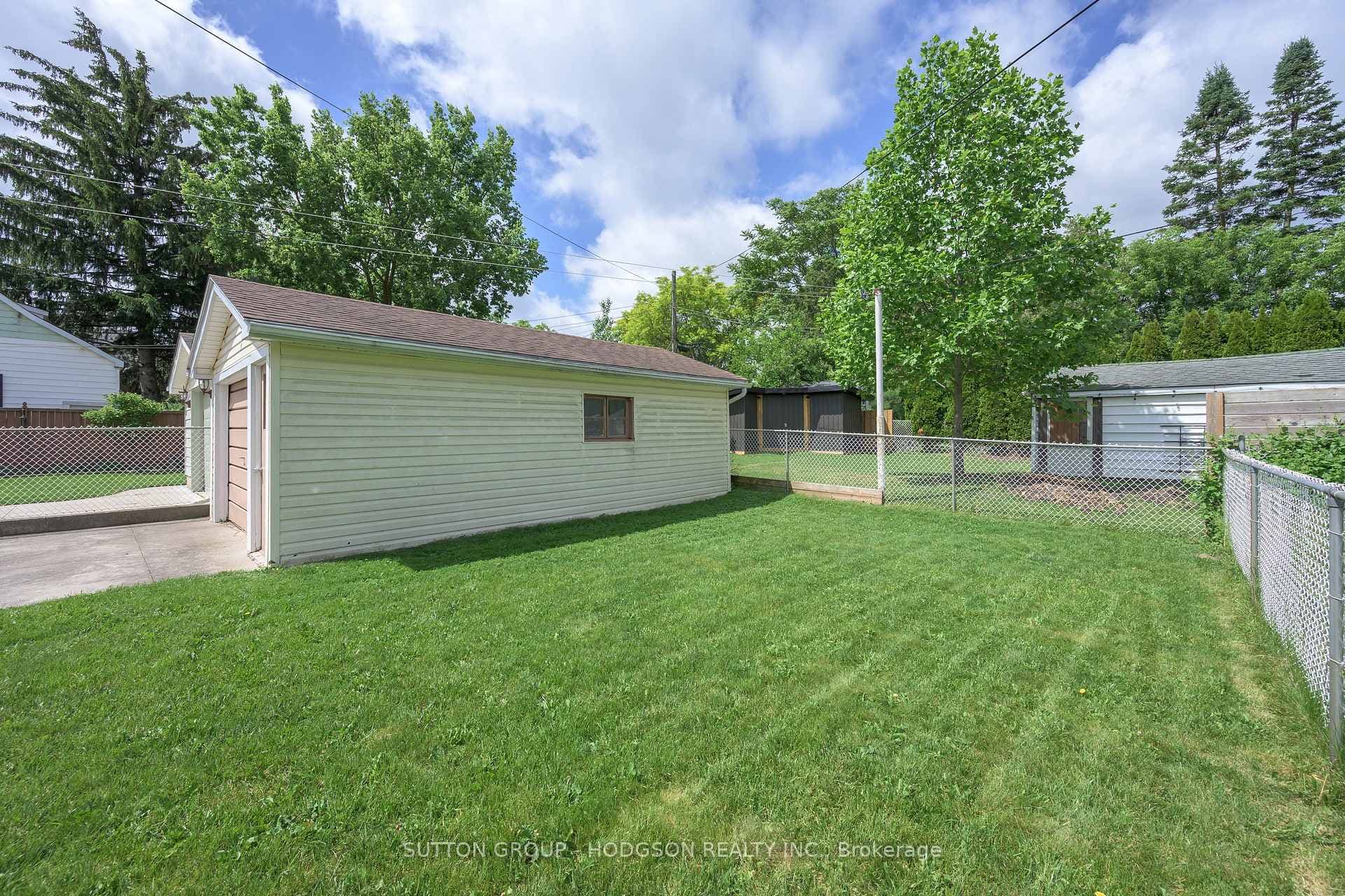 47 MacKay Avenue photo 22