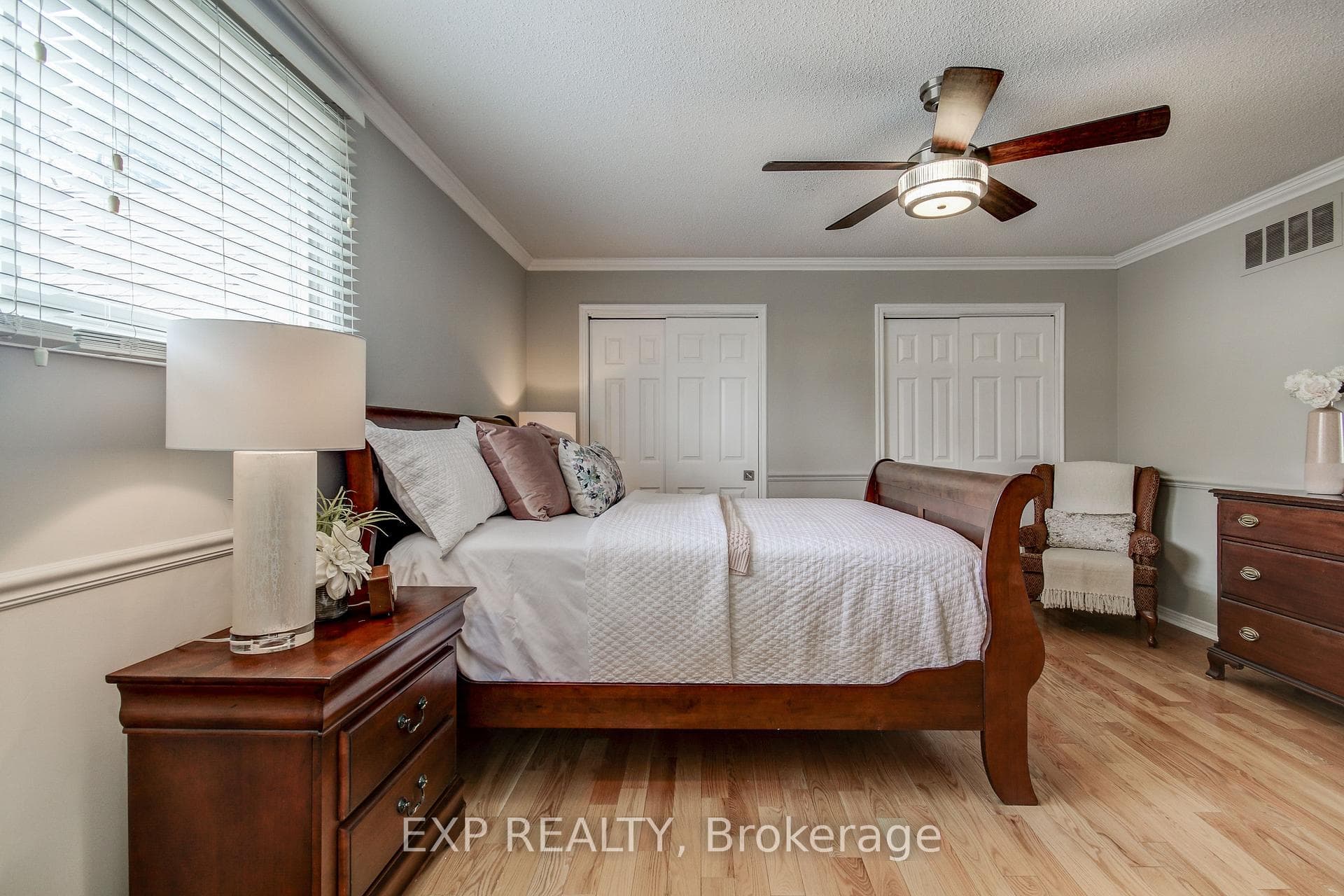 416 Scarlett Crescent photo 19