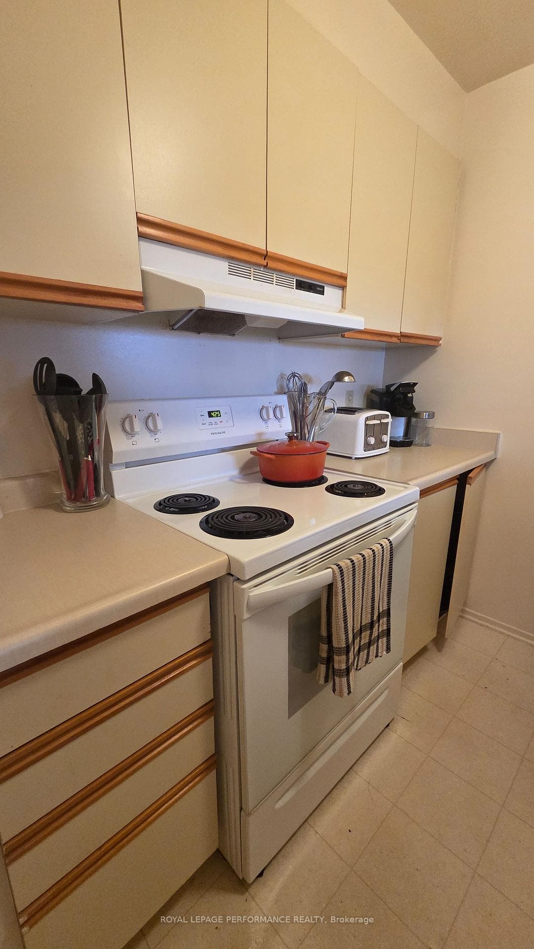 218 Viewmount Drive Unit 115 photo 2