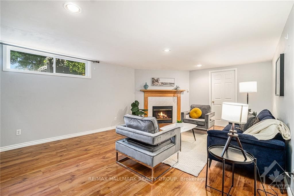1 ROCHE Place photo 19