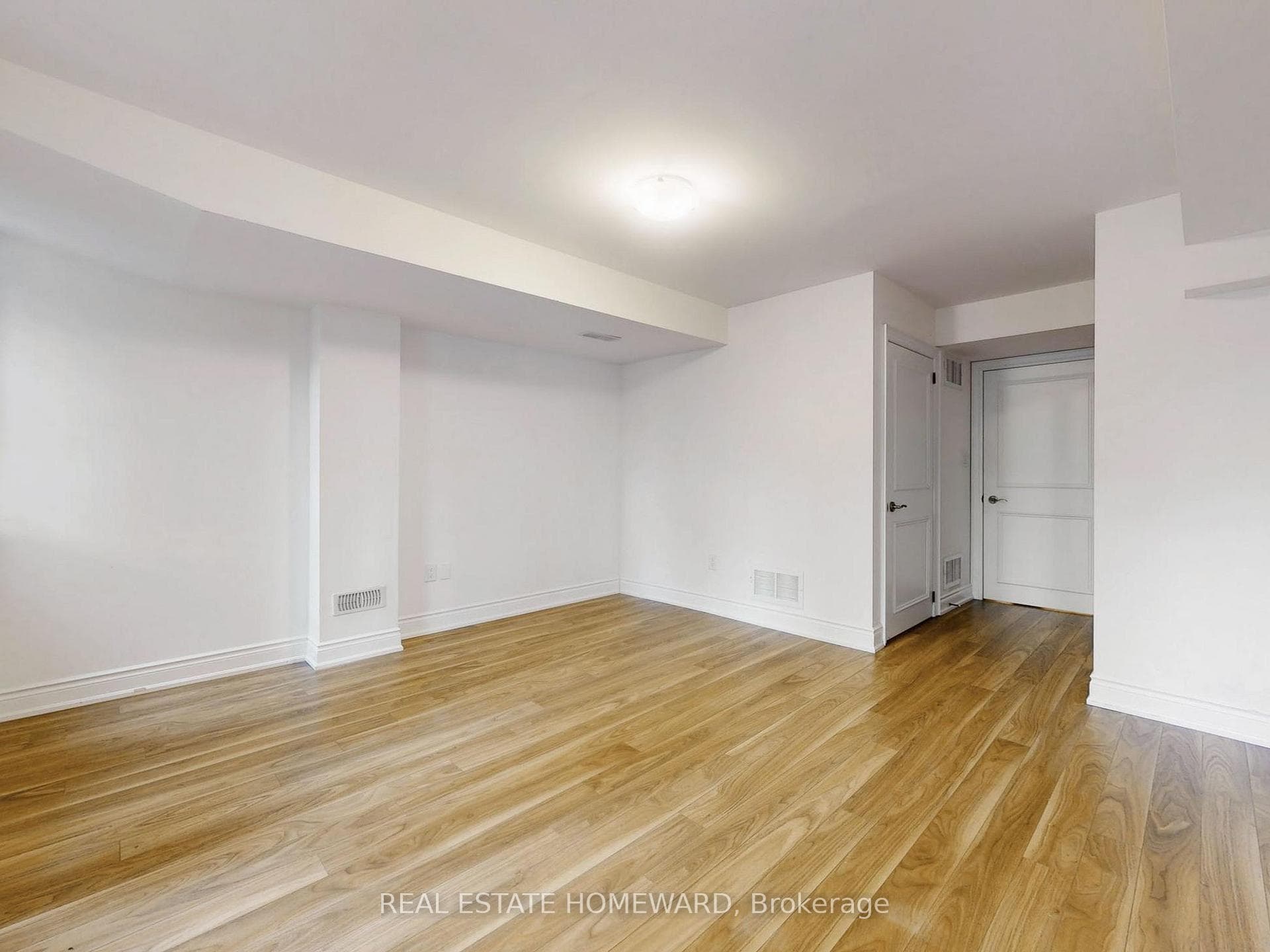 22 Oliver Mews photo 31
