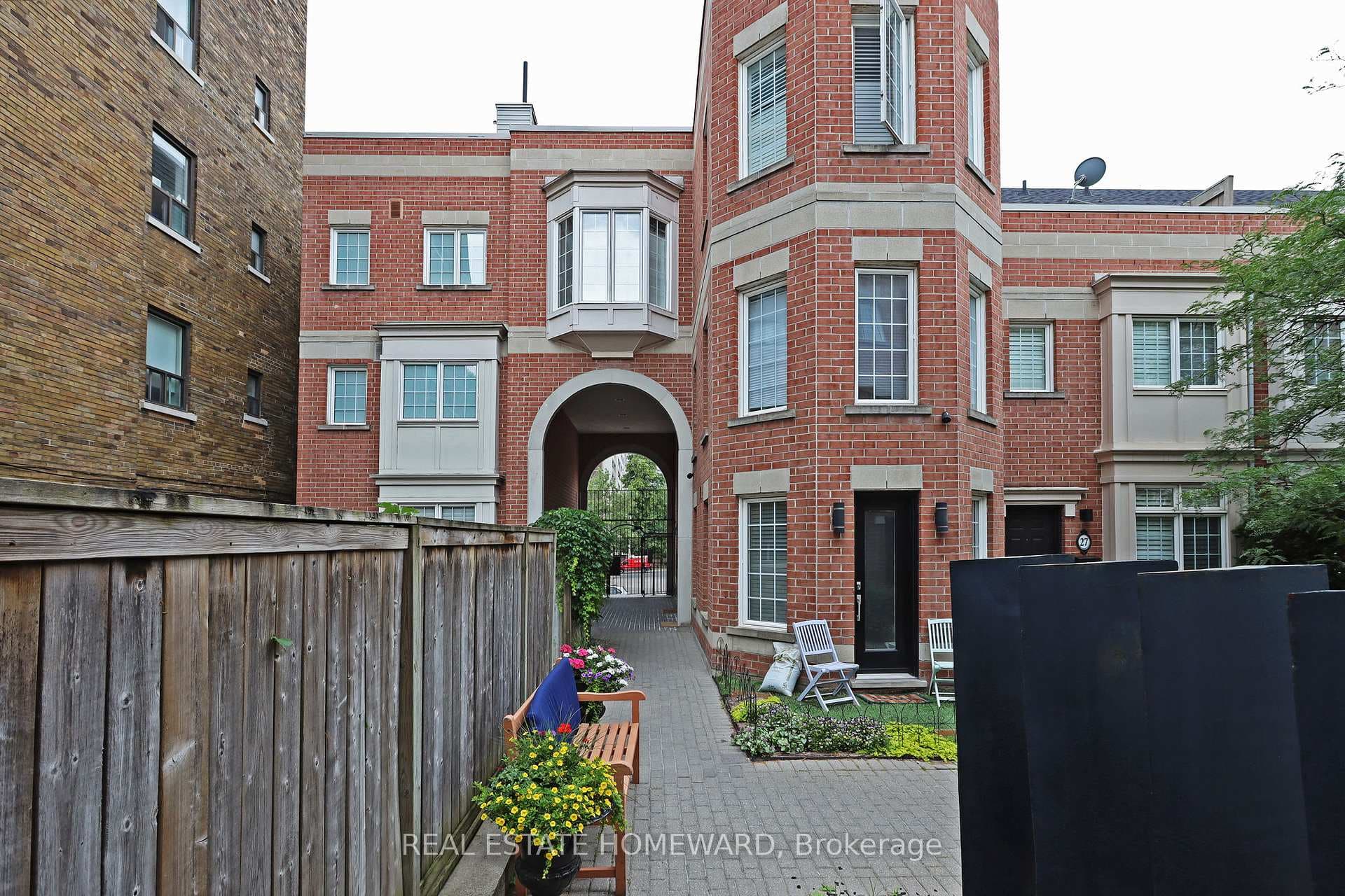 6 Wellesley Place Unit 30 photo 2