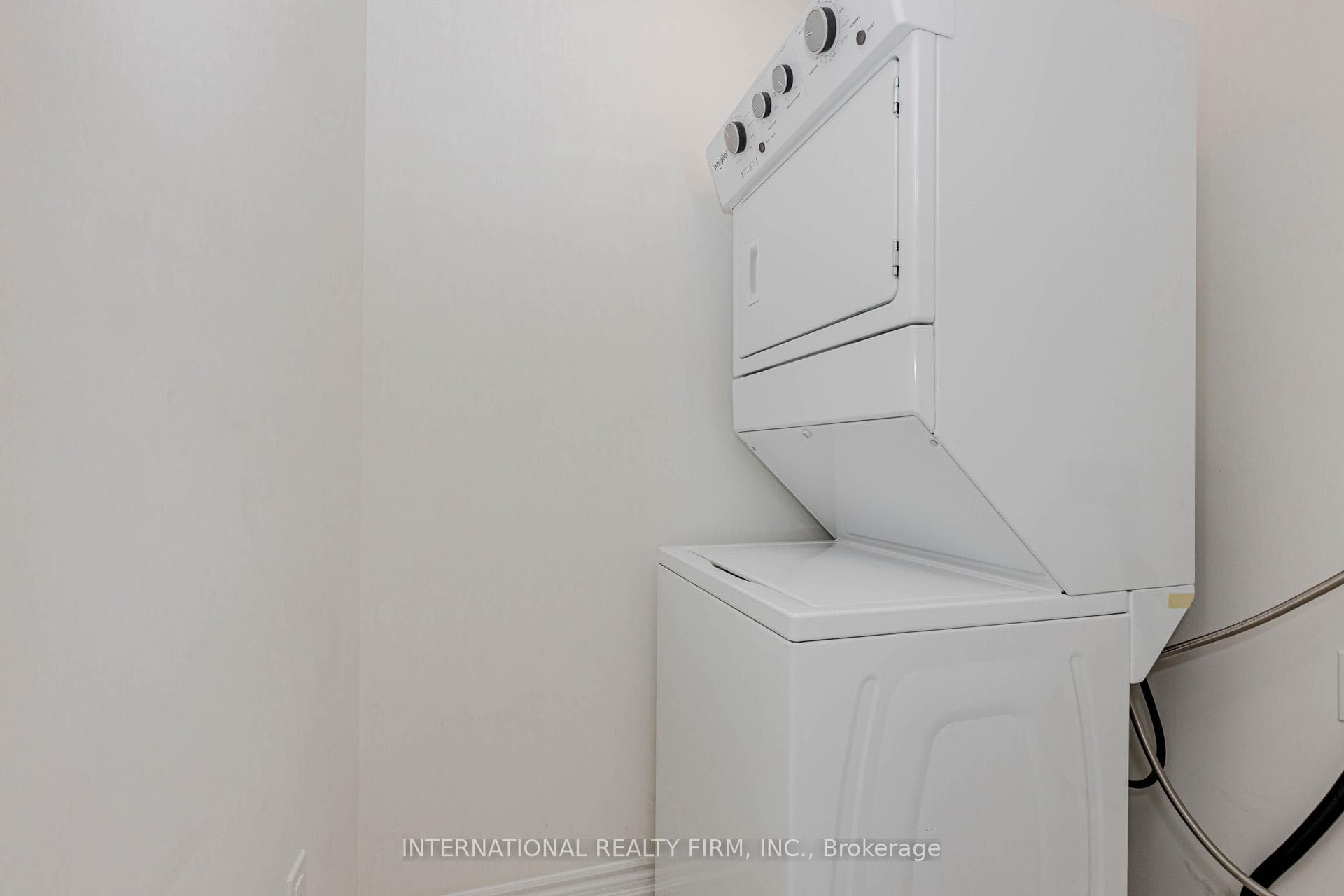 138 Flagg Avenue photo 41
