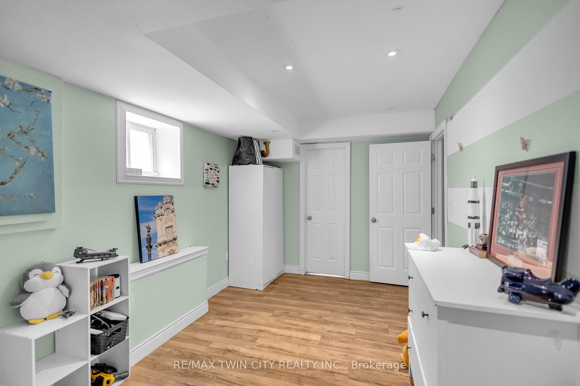 50 Bisset Avenue photo 37