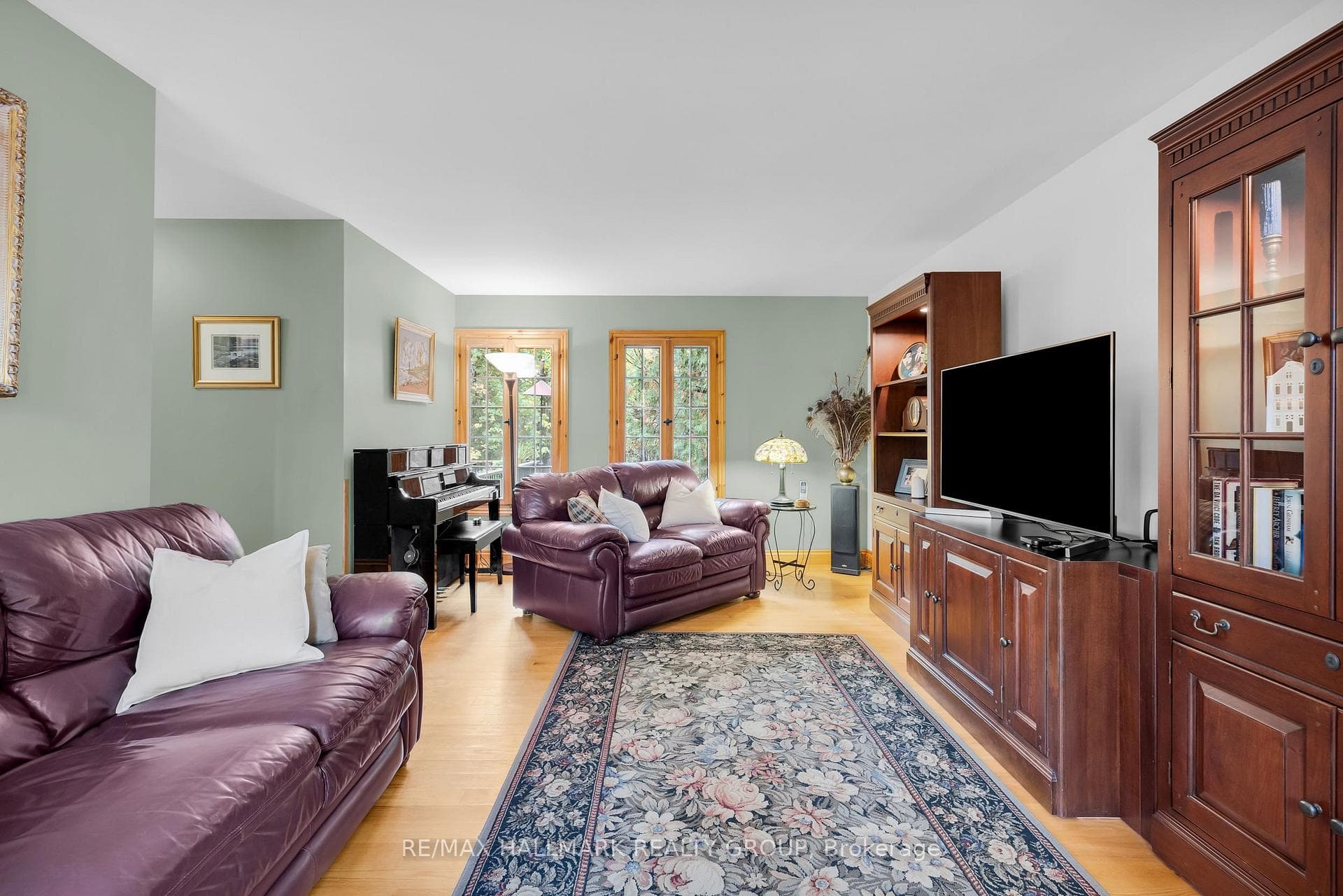 109 Crofters Grove photo 16