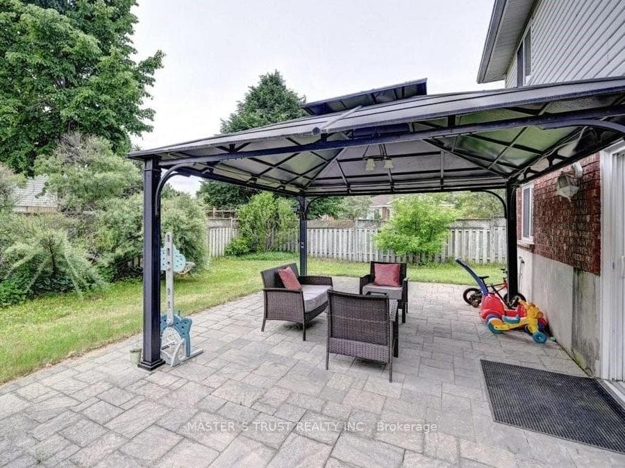 71 Hedgestone Crescent photo 6