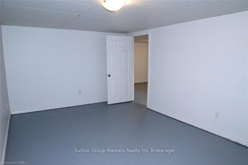 775 GROUSE Crescent photo 23