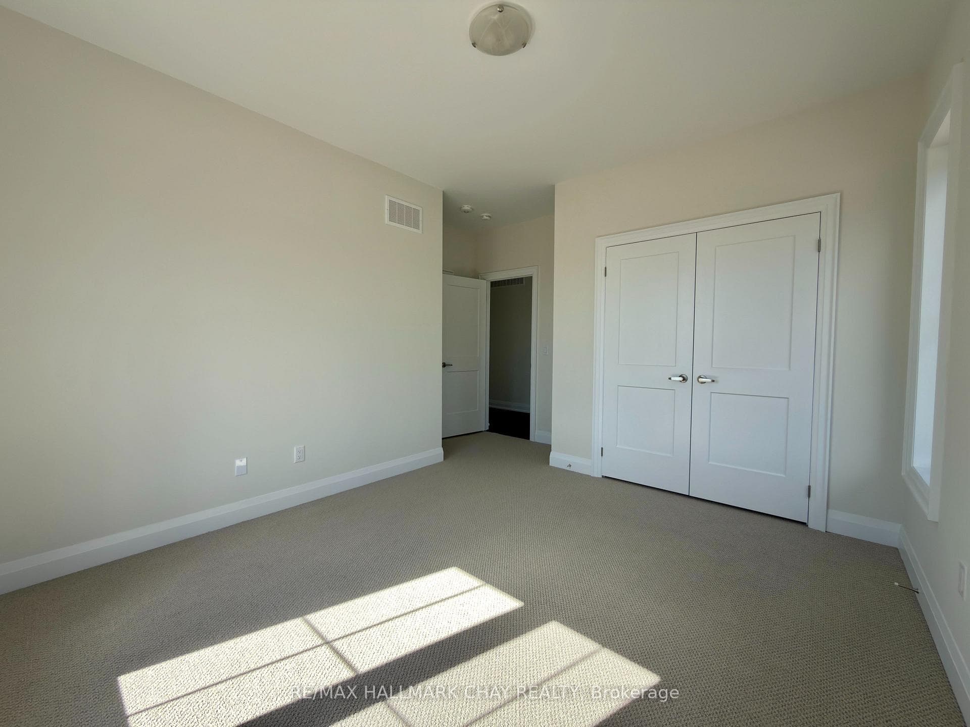 2 Pinetree Drive photo 25