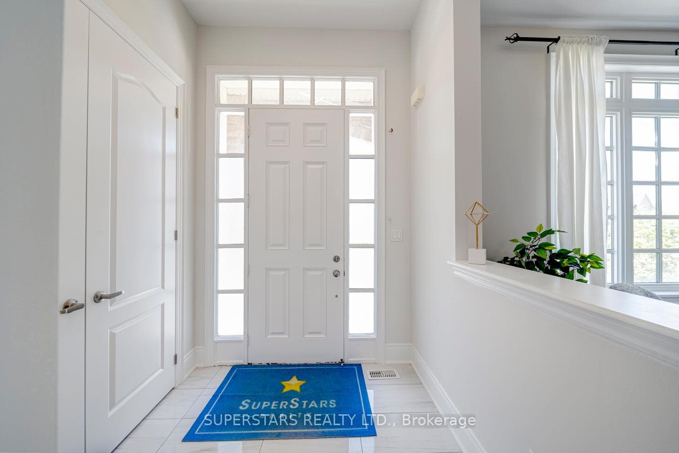 236 Paradelle Drive photo 3