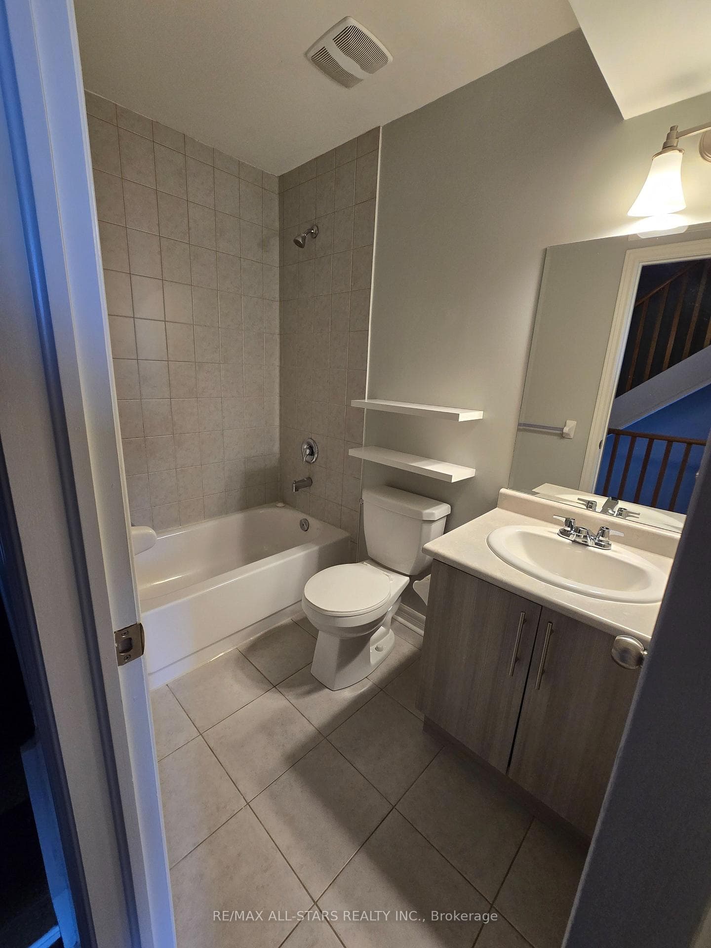 2ND LEVEL BATH