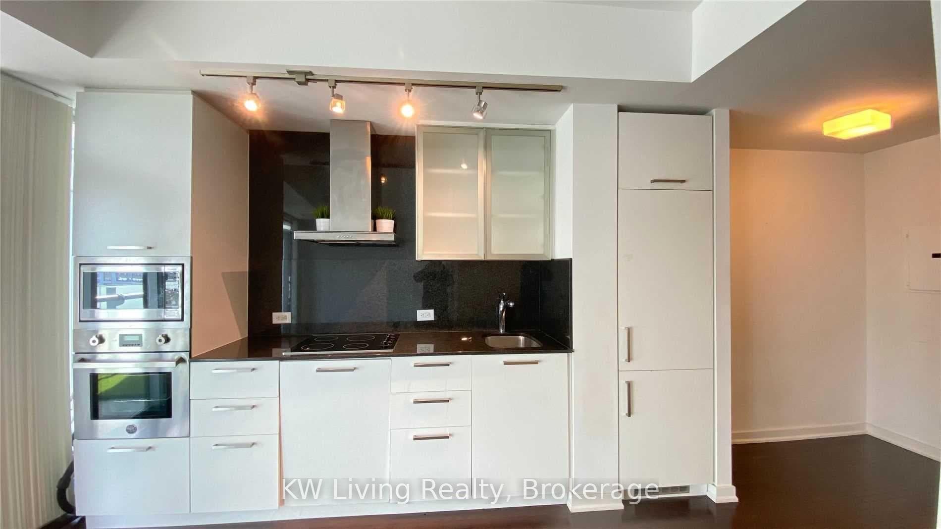 12 York Street Unit 406 photo 2