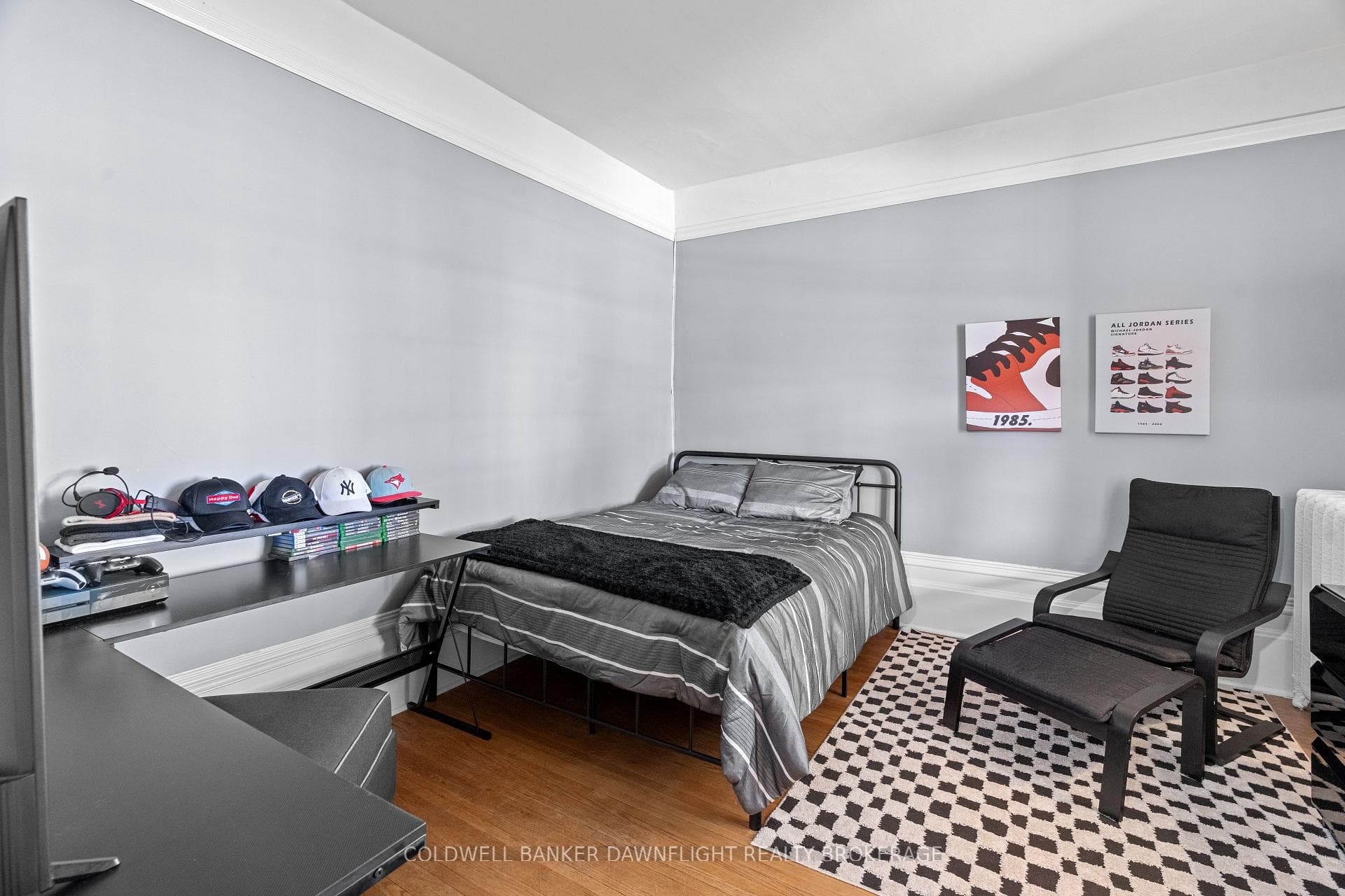 345 William Street photo 6