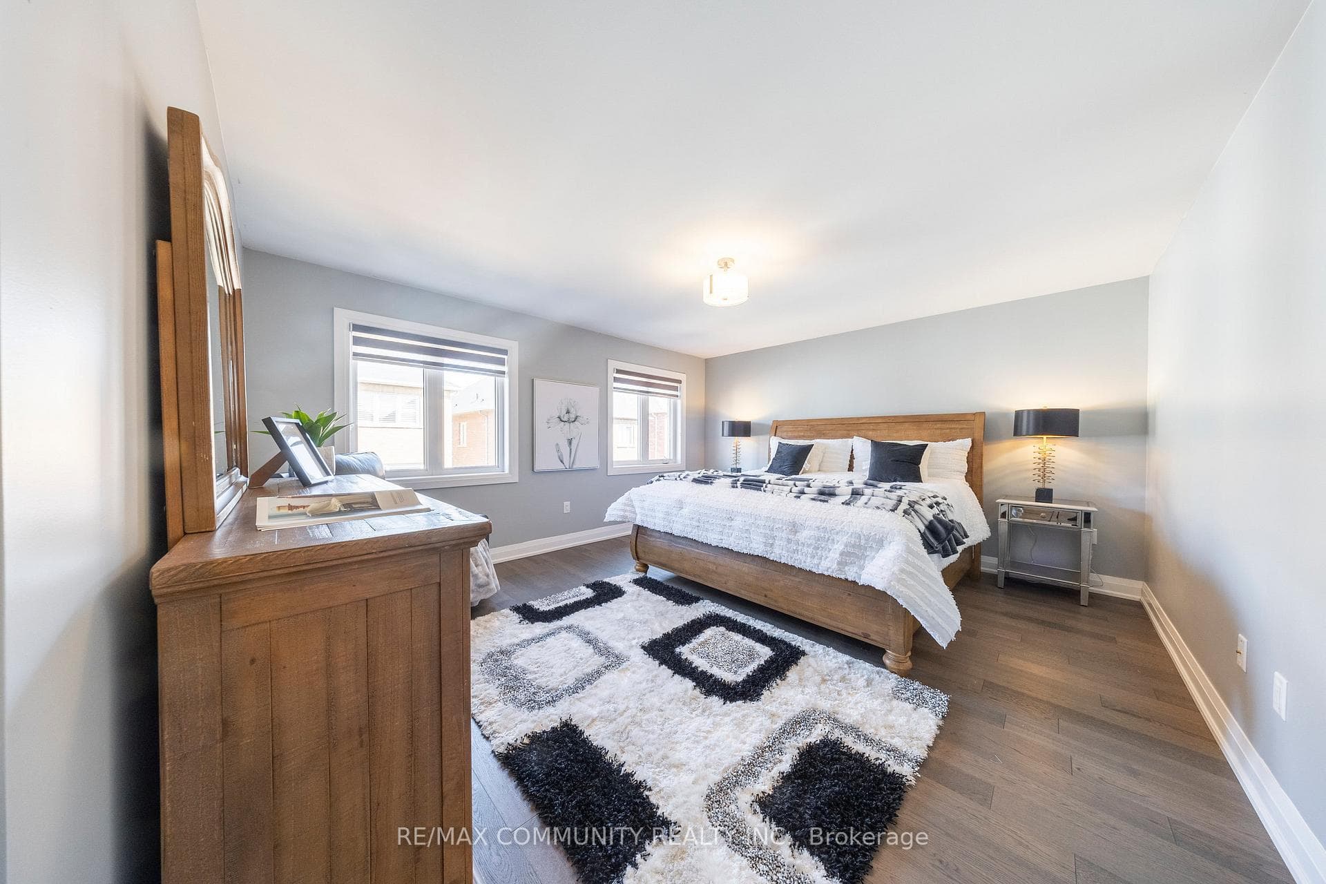 1045 Foxtail Crescent photo 26