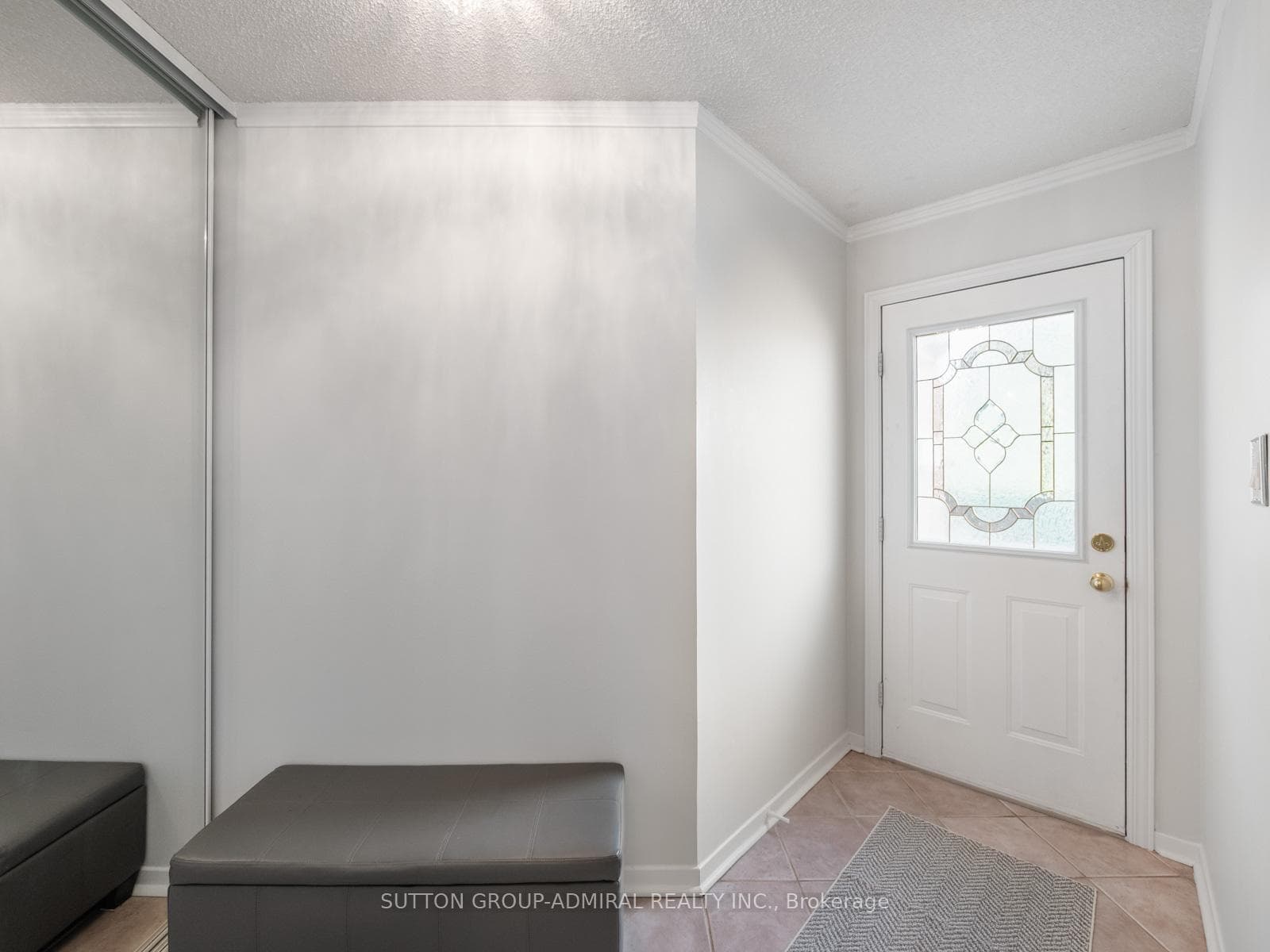 120 Glenmanor Way photo 3