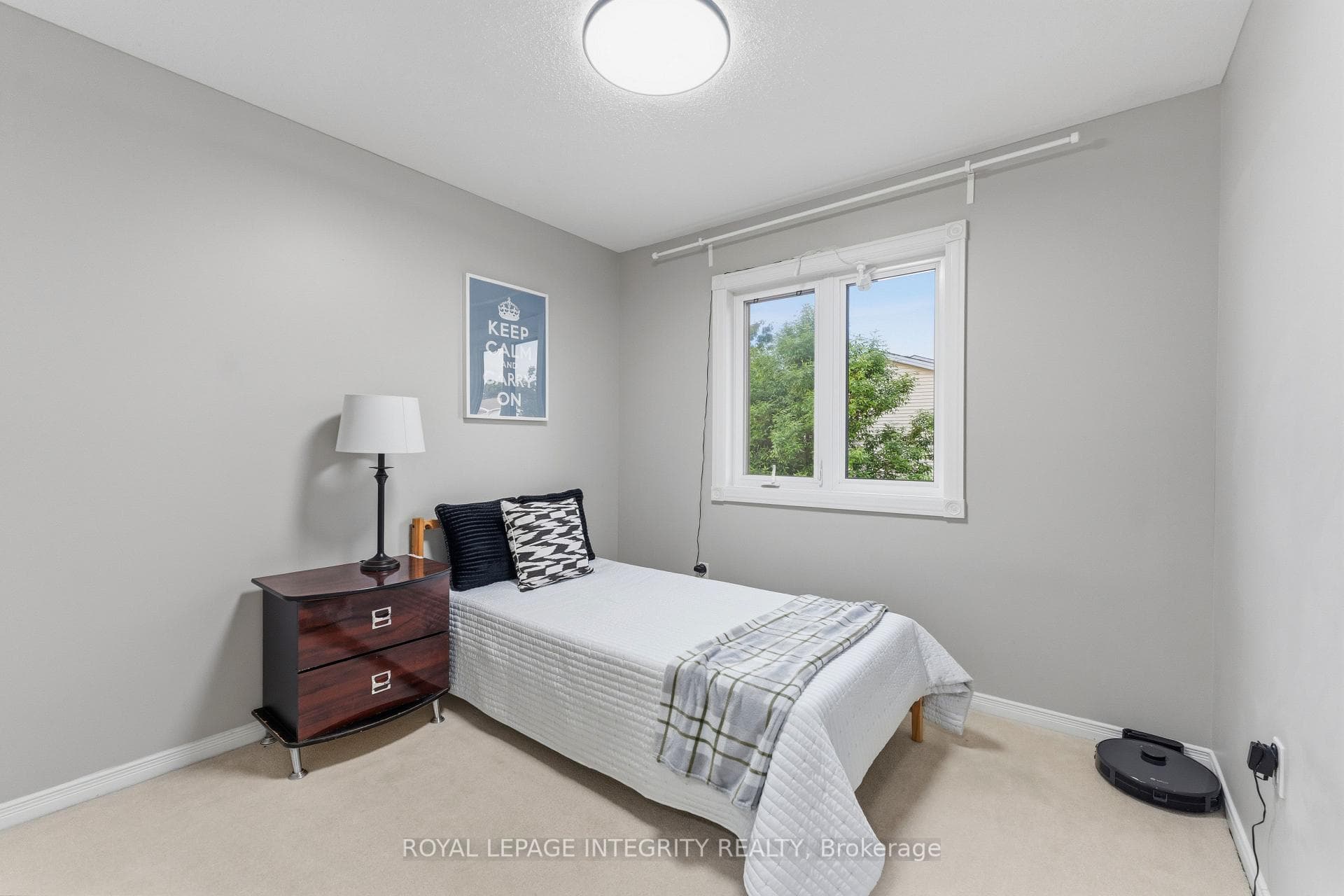 89 BURLINGTON Crescent photo 24