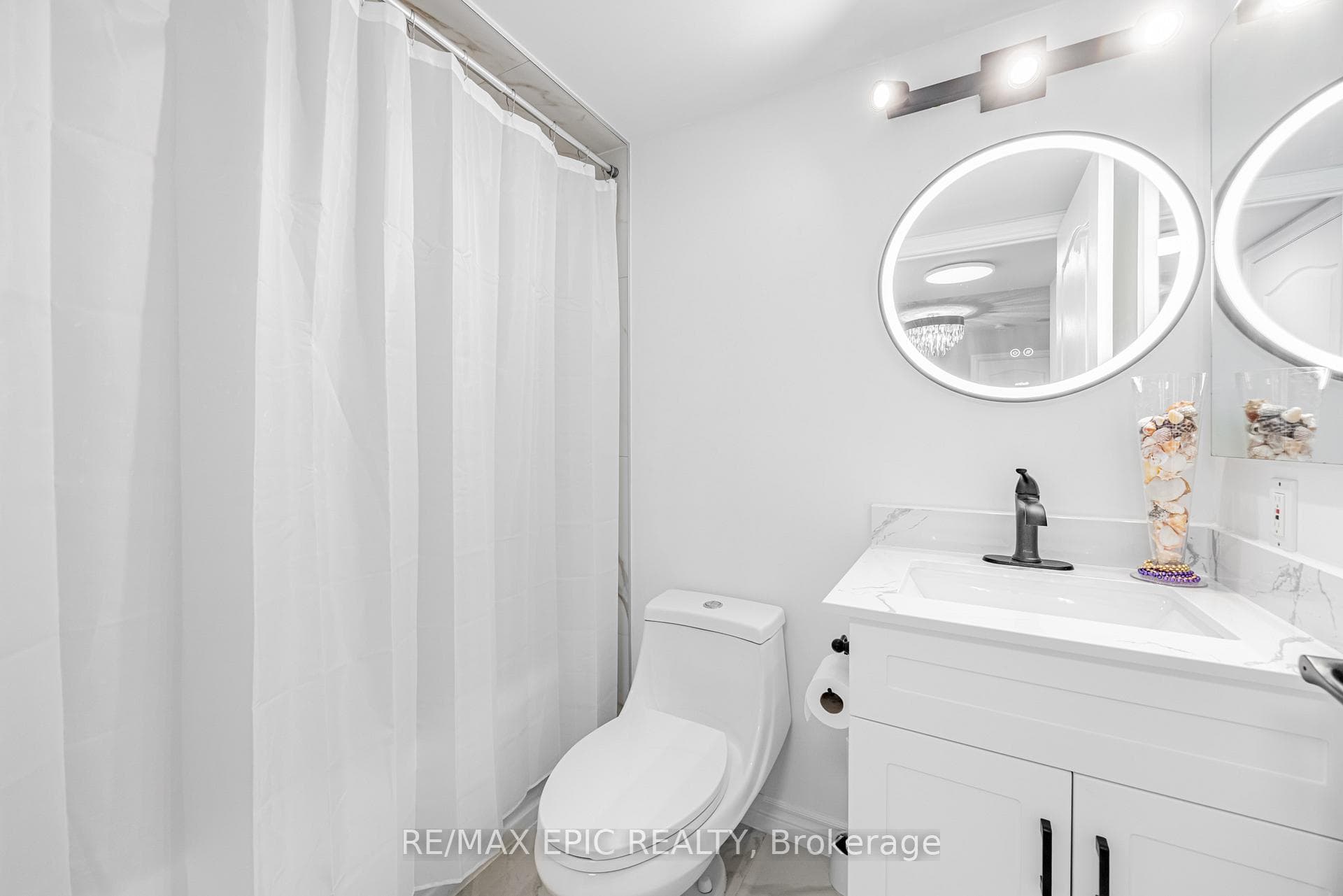 2nd Bathroom