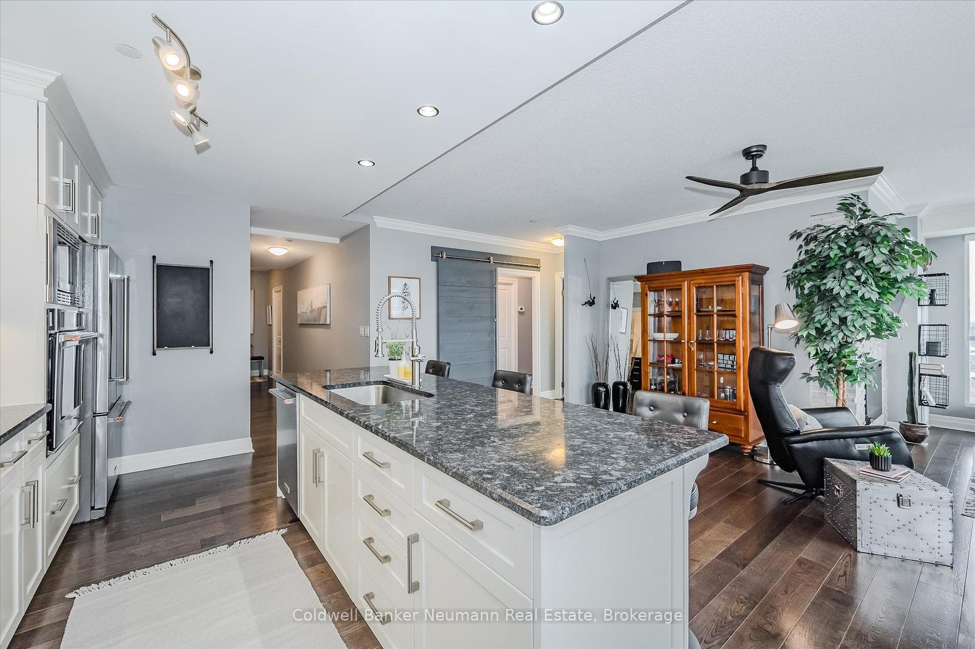 150 Wellington Street Unit 1502 photo 19