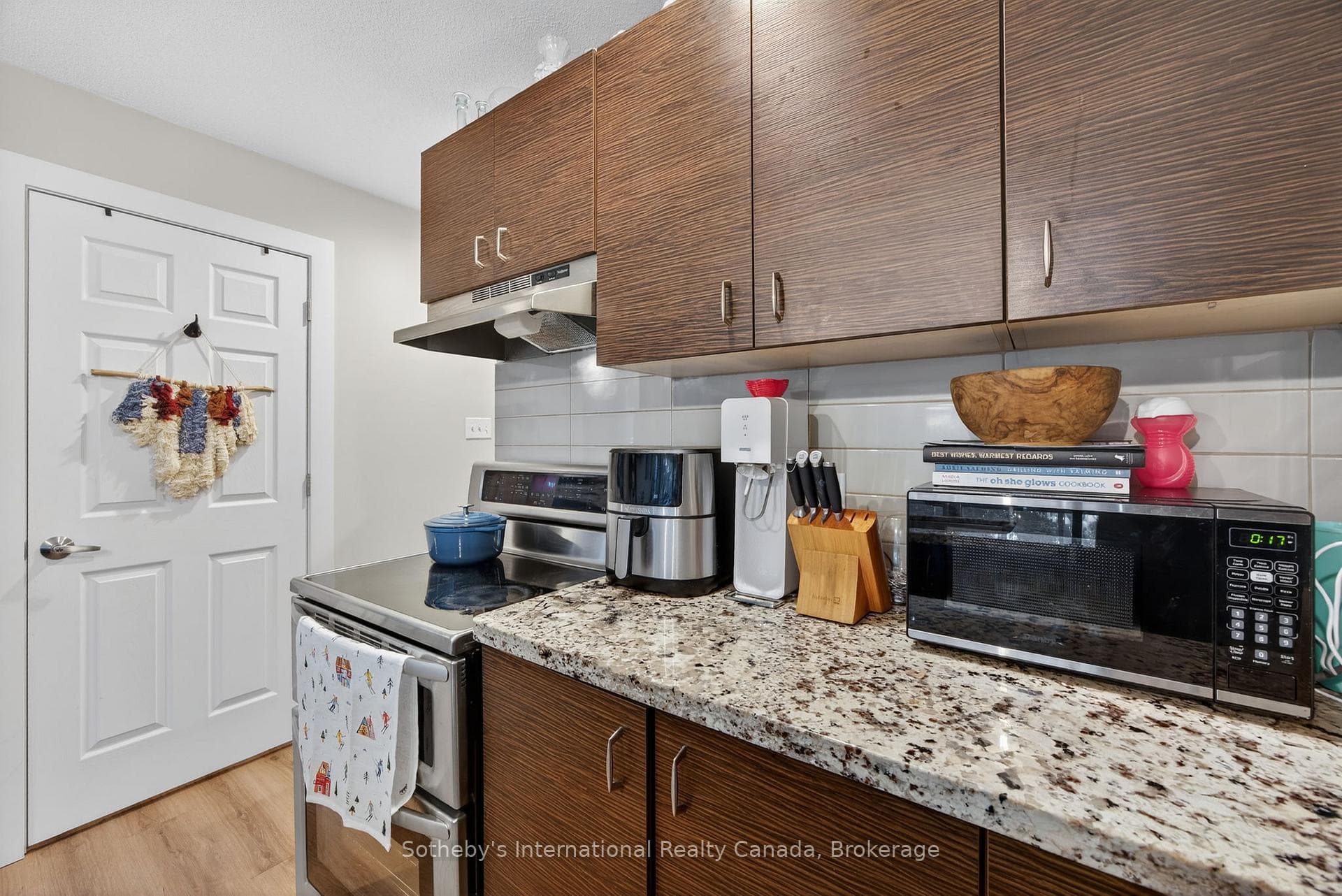 23 DAWSON Drive Unit 113 photo 16