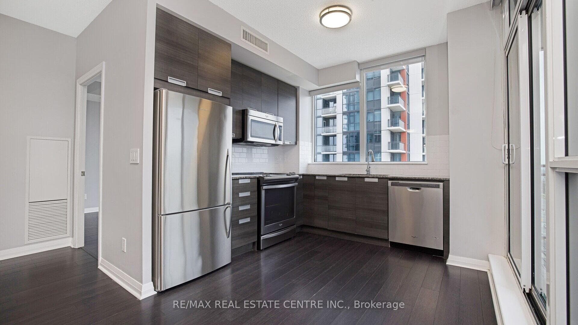 75 Eglinton Avenue Unit 902 photo 14